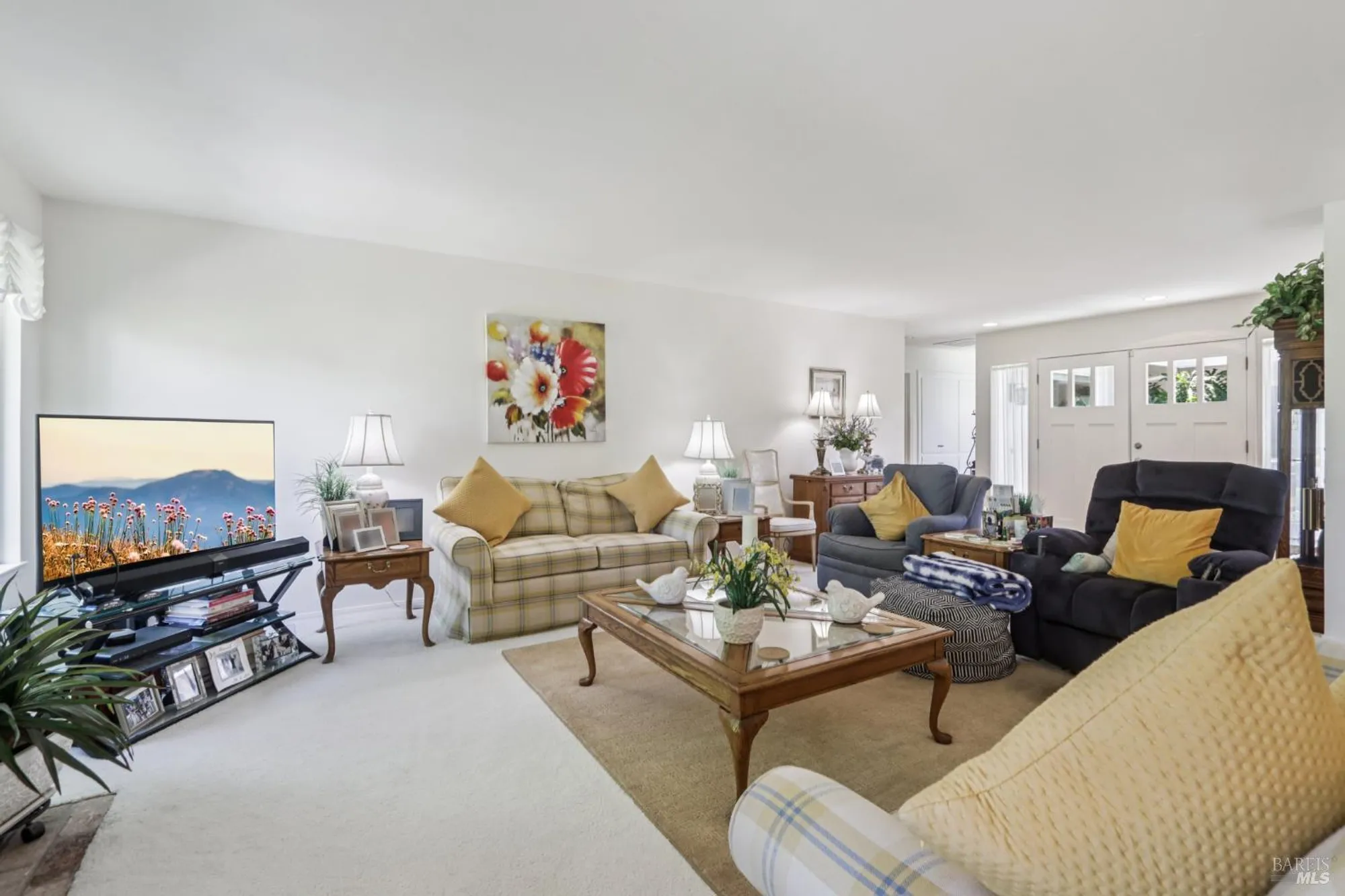 Property Slideshow image 20 of 44 | 322 mockingbird cir, Santa Rosa, CA, 95409