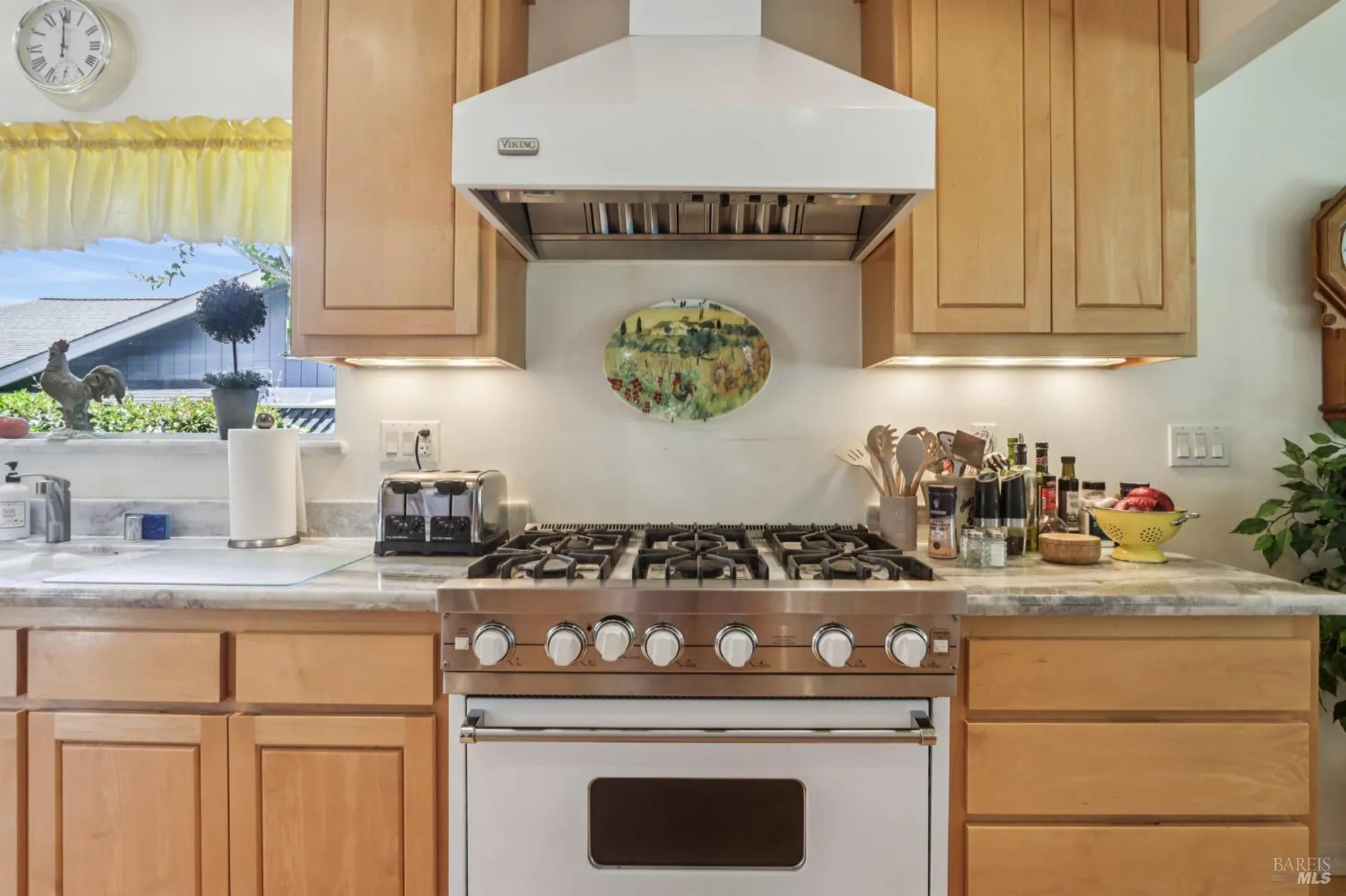 Property Slideshow image 12 of 44 | 322 mockingbird cir, Santa Rosa, CA, 95409