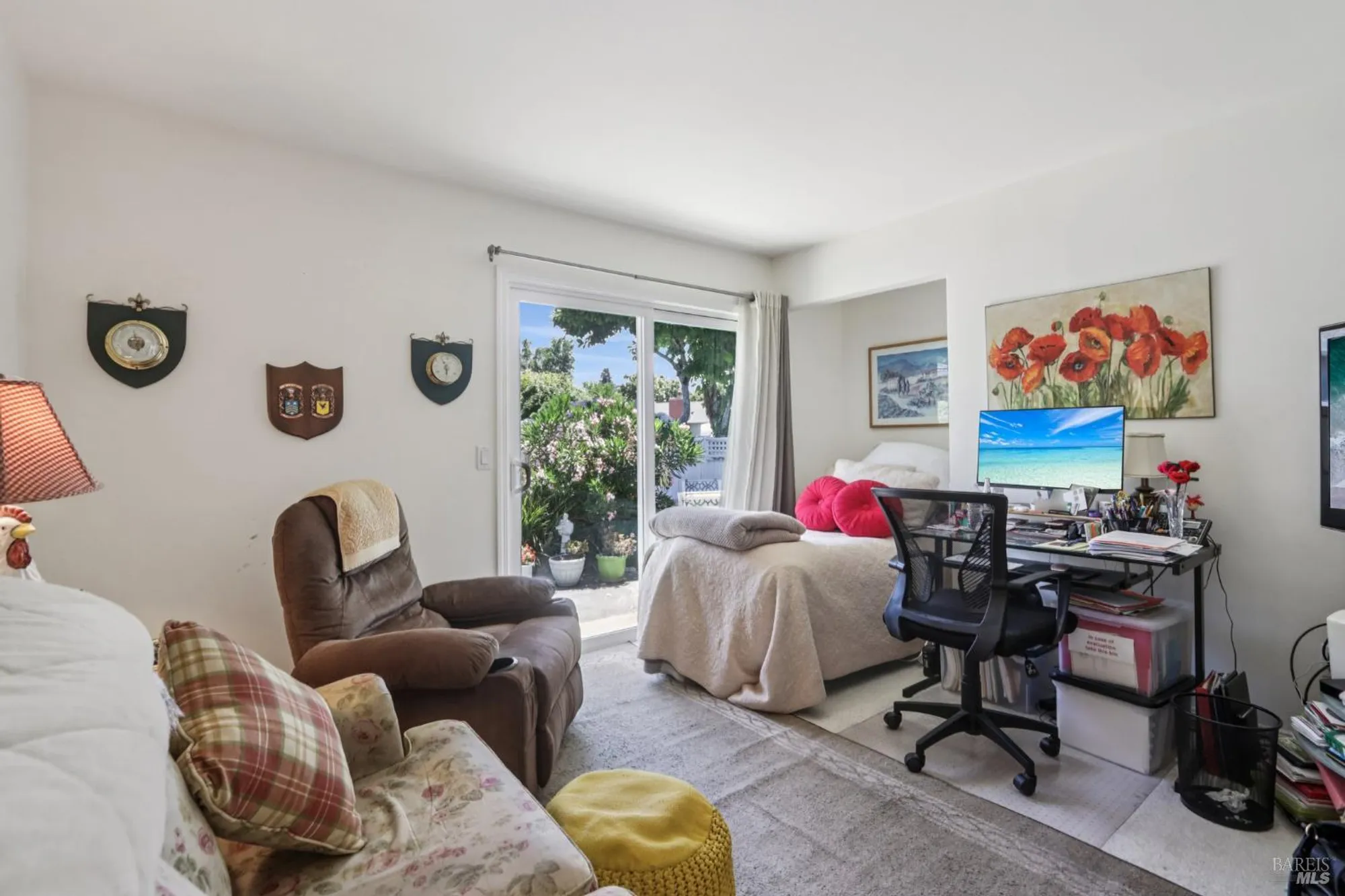 Property Slideshow image 27 of 44 | 322 mockingbird cir, Santa Rosa, CA, 95409