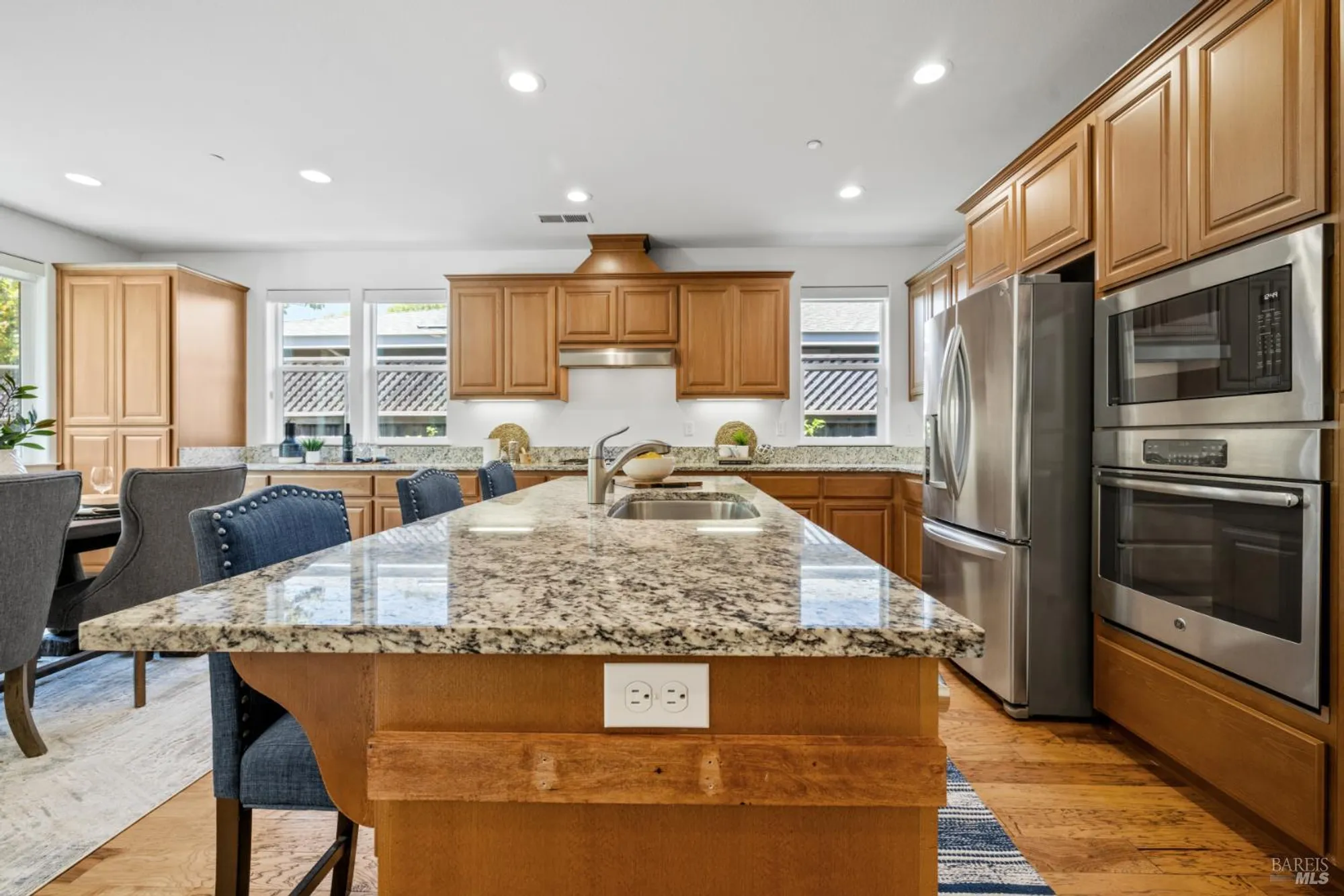 Property Slideshow image 16 of 36 | 6335 pine valley dr, Santa Rosa, CA, 95409