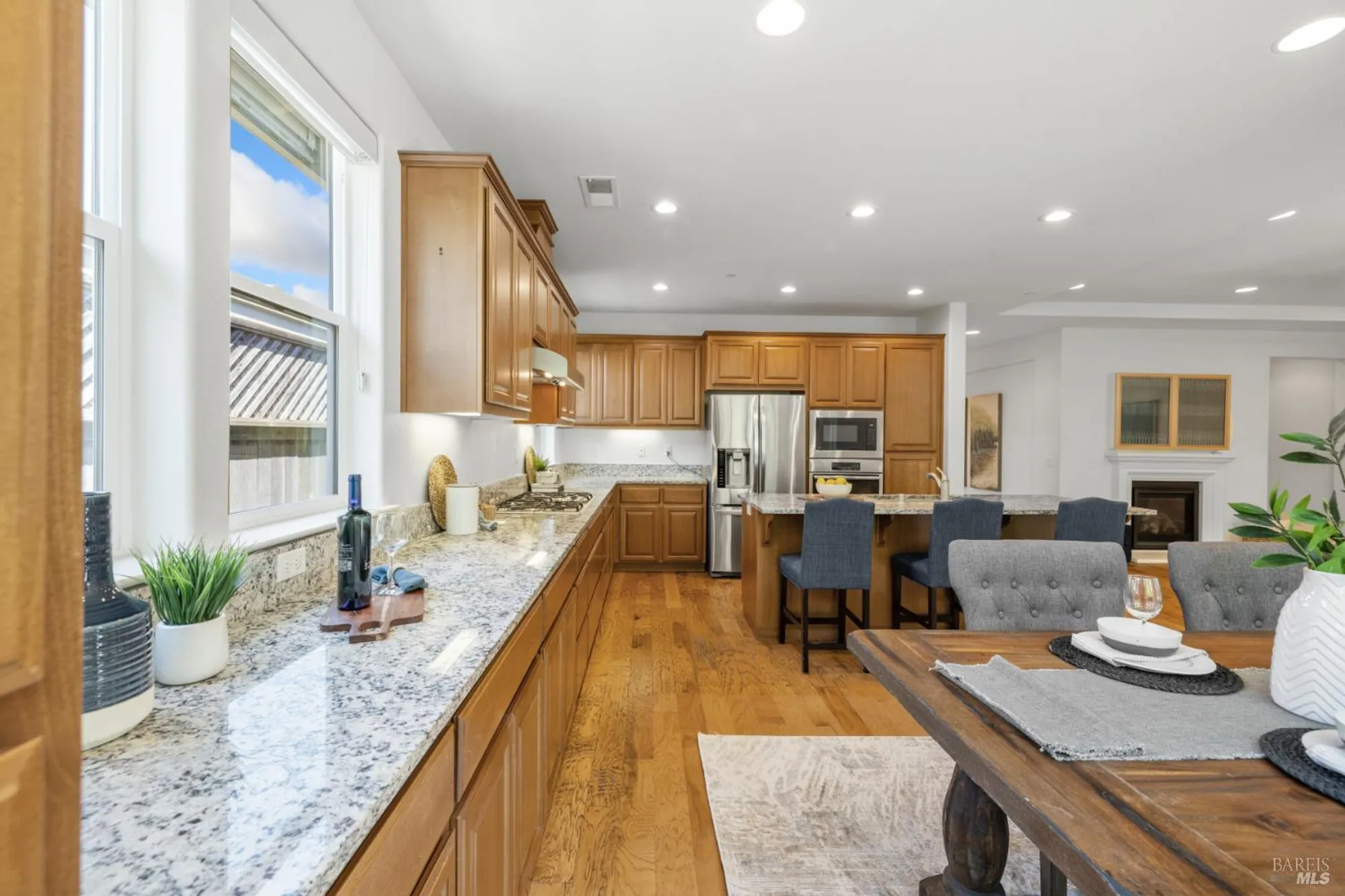 Property Slideshow image 14 of 36 | 6335 pine valley dr, Santa Rosa, CA, 95409