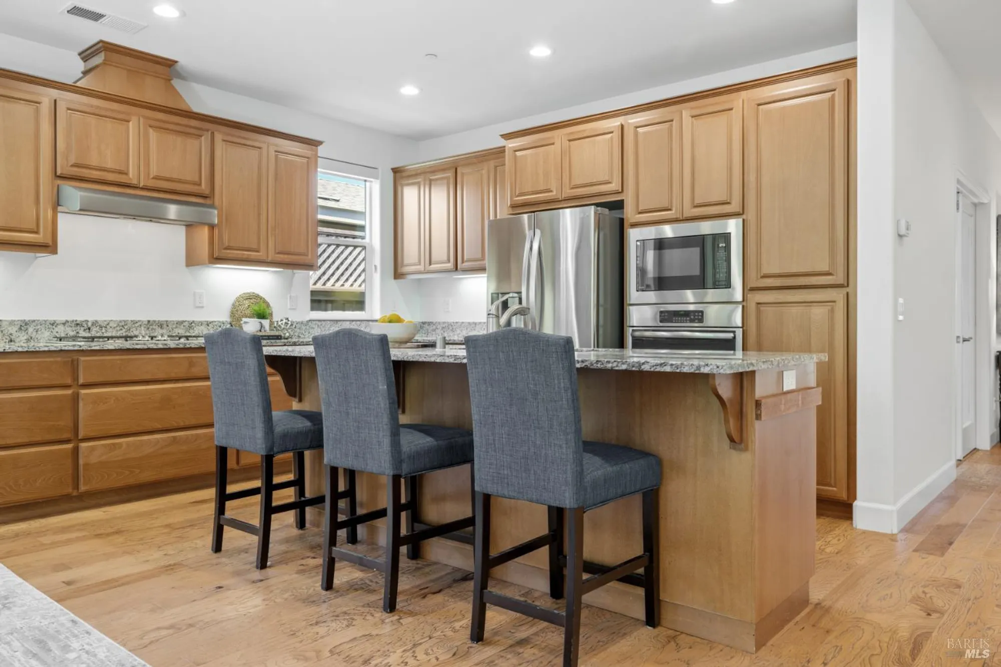 Property Slideshow image 13 of 36 | 6335 pine valley dr, Santa Rosa, CA, 95409