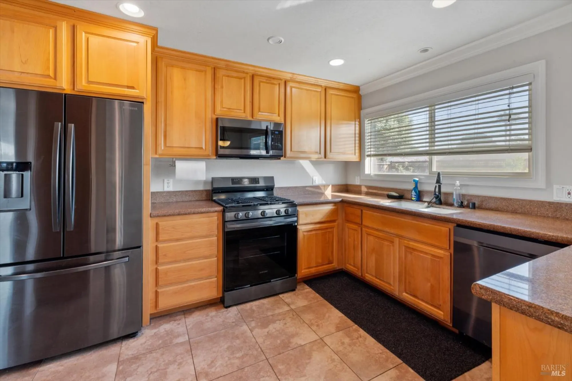 Property Slideshow image 14 of 33 | 178 mckinley cir, Vacaville, CA, 95687