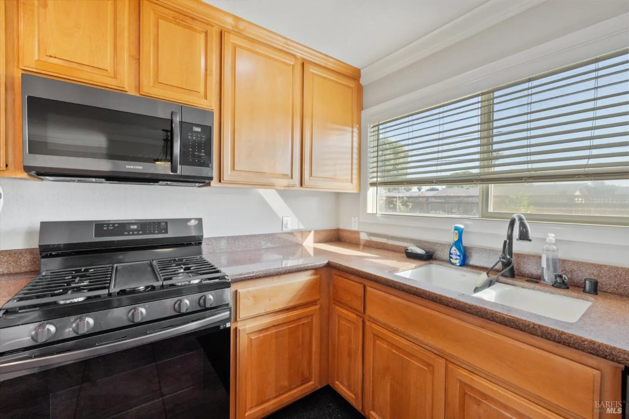 Property Slideshow image 15 of 33 | 178 mckinley cir, Vacaville, CA, 95687
