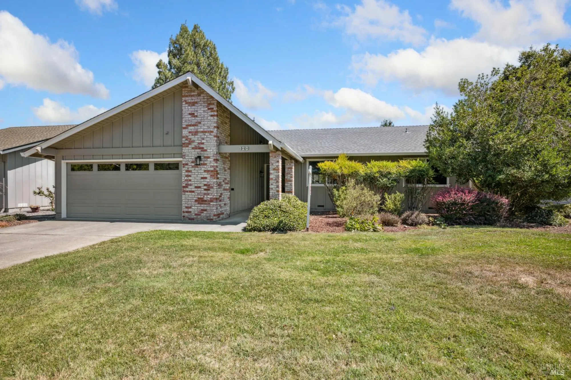 Property Slideshow image 1 of 28 | 120 oak island cir, Santa Rosa, CA, 95409