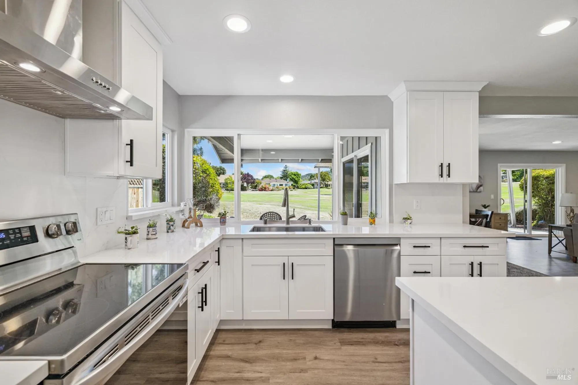 Property Slideshow image 8 of 28 | 120 oak island cir, Santa Rosa, CA, 95409