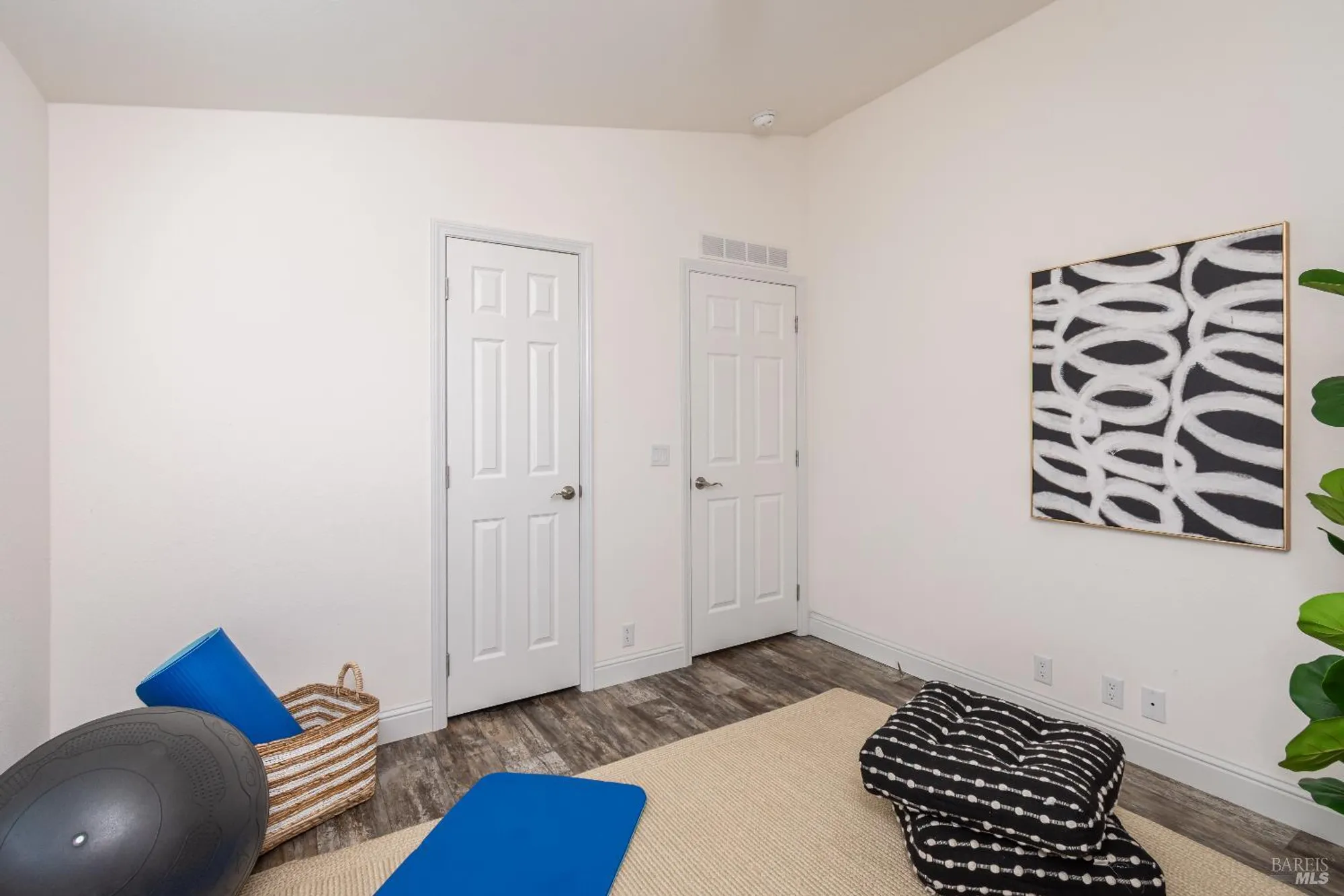 Property Slideshow image 31 of 66 | 160 port cir, Yountville, CA, 94599