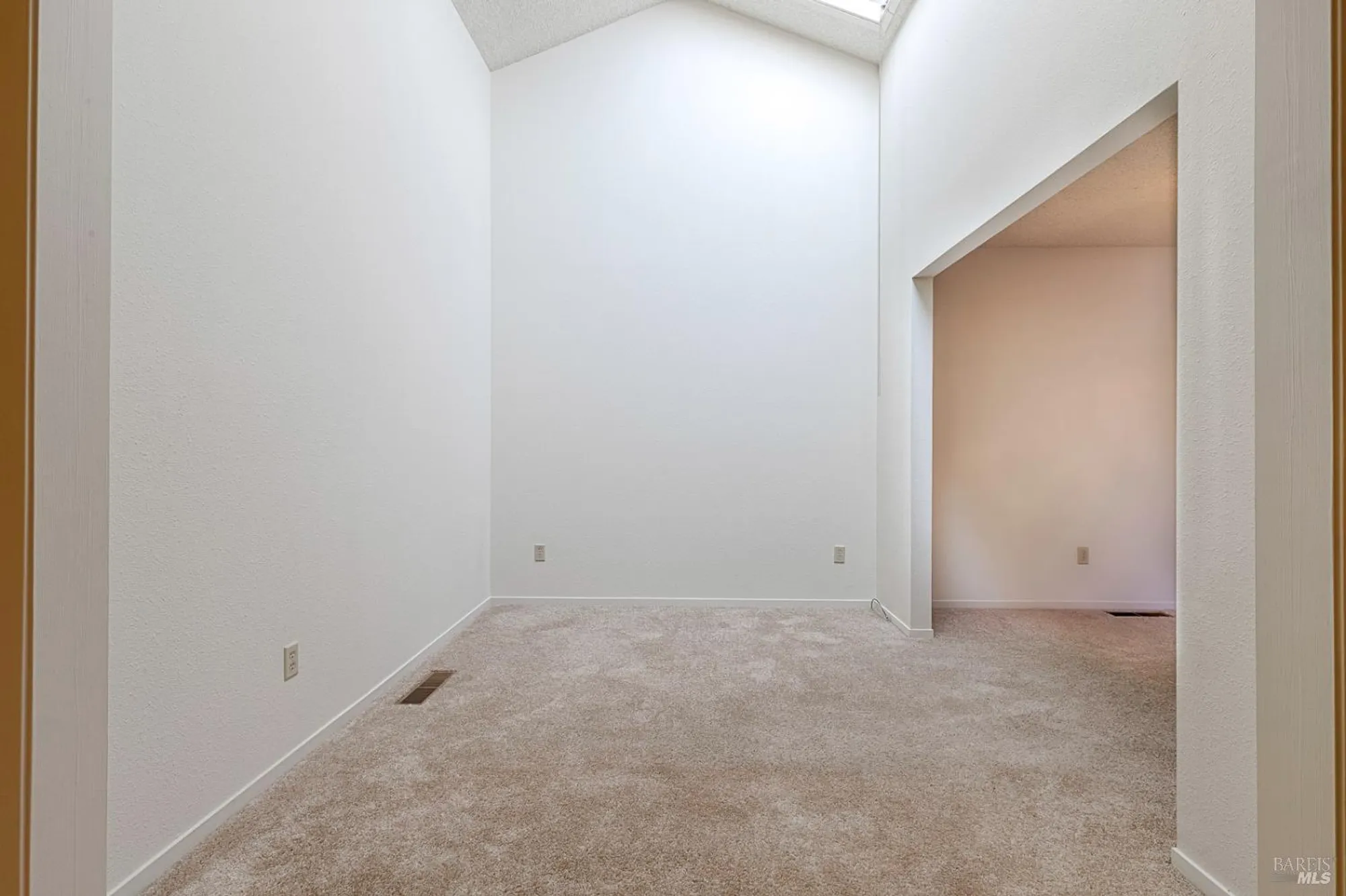 Property Slideshow image 8 of 29 | 8927 oak trail dr, Santa Rosa, CA, 95409