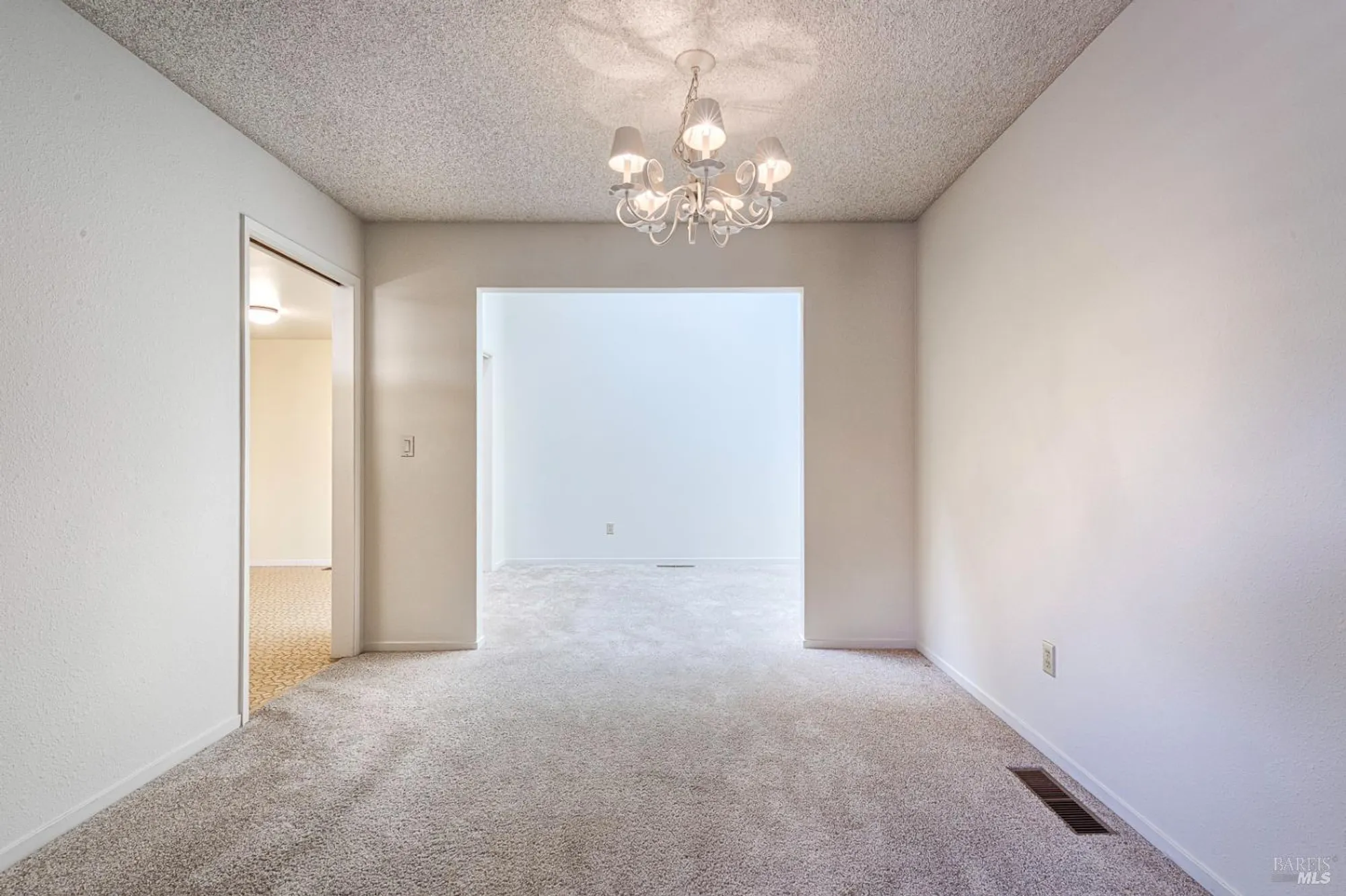 Property Slideshow image 6 of 29 | 8927 oak trail dr, Santa Rosa, CA, 95409