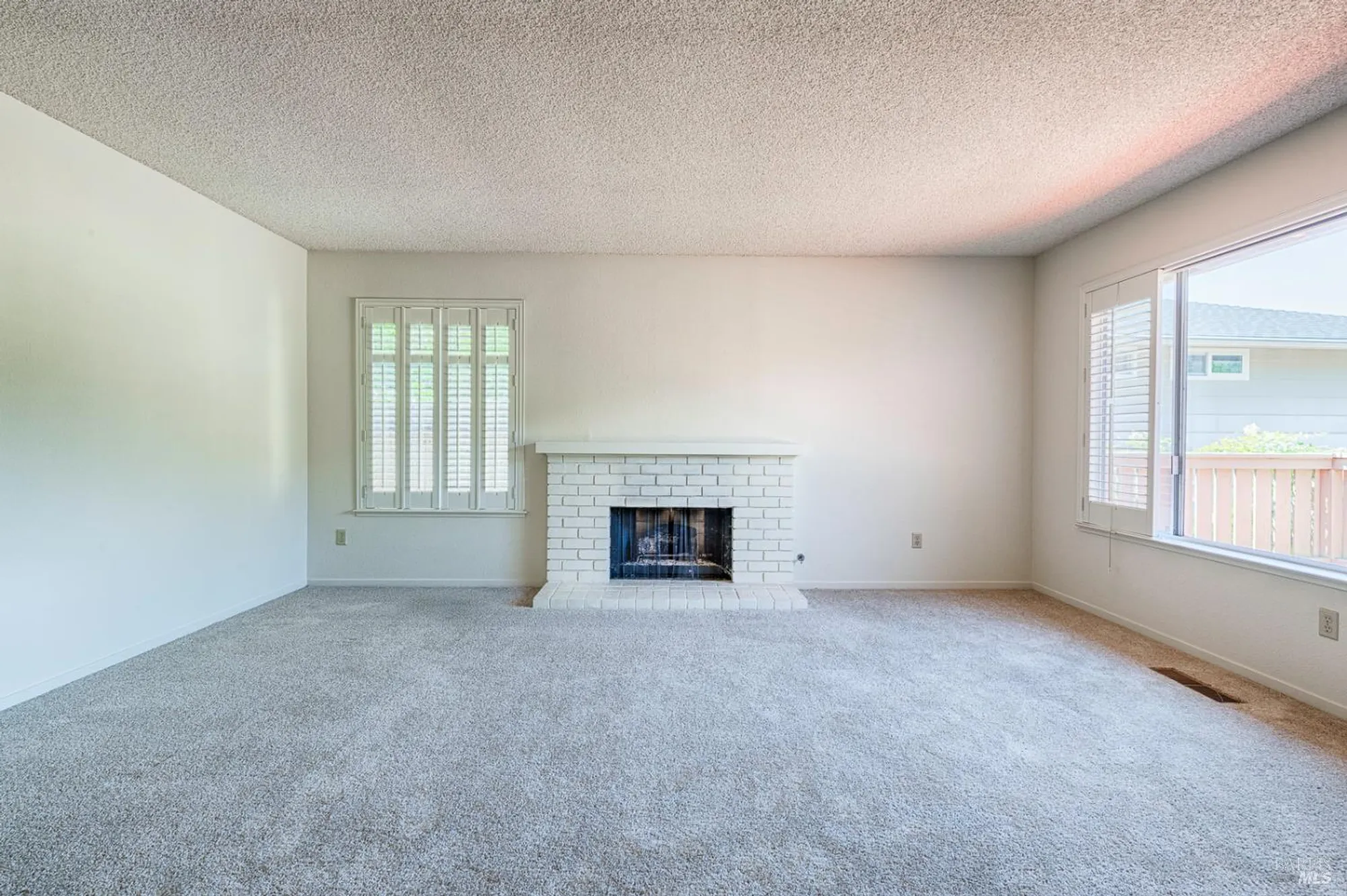 Property Slideshow image 4 of 29 | 8927 oak trail dr, Santa Rosa, CA, 95409