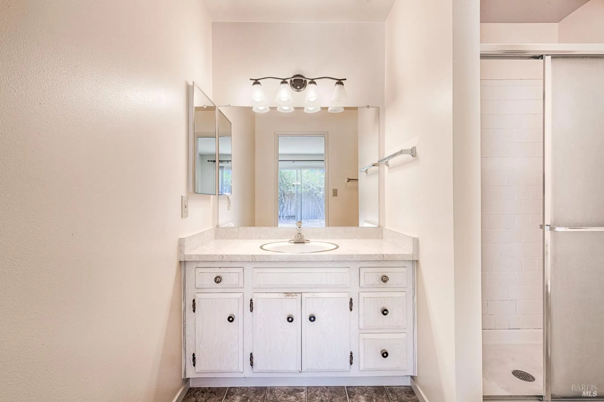 Property Slideshow image 20 of 29 | 8927 oak trail dr, Santa Rosa, CA, 95409