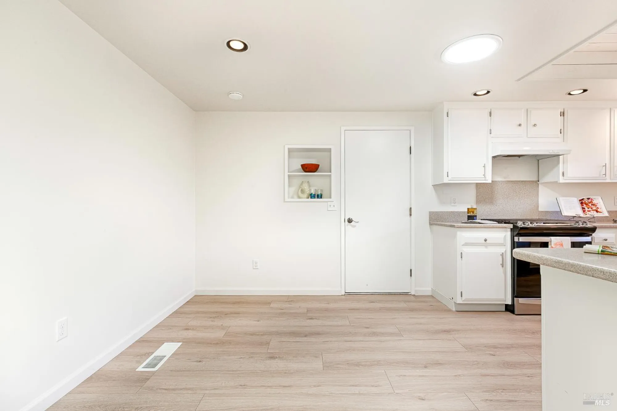 Property Slideshow image 16 of 60 | 8850 oak trail dr, Santa Rosa, CA, 95409