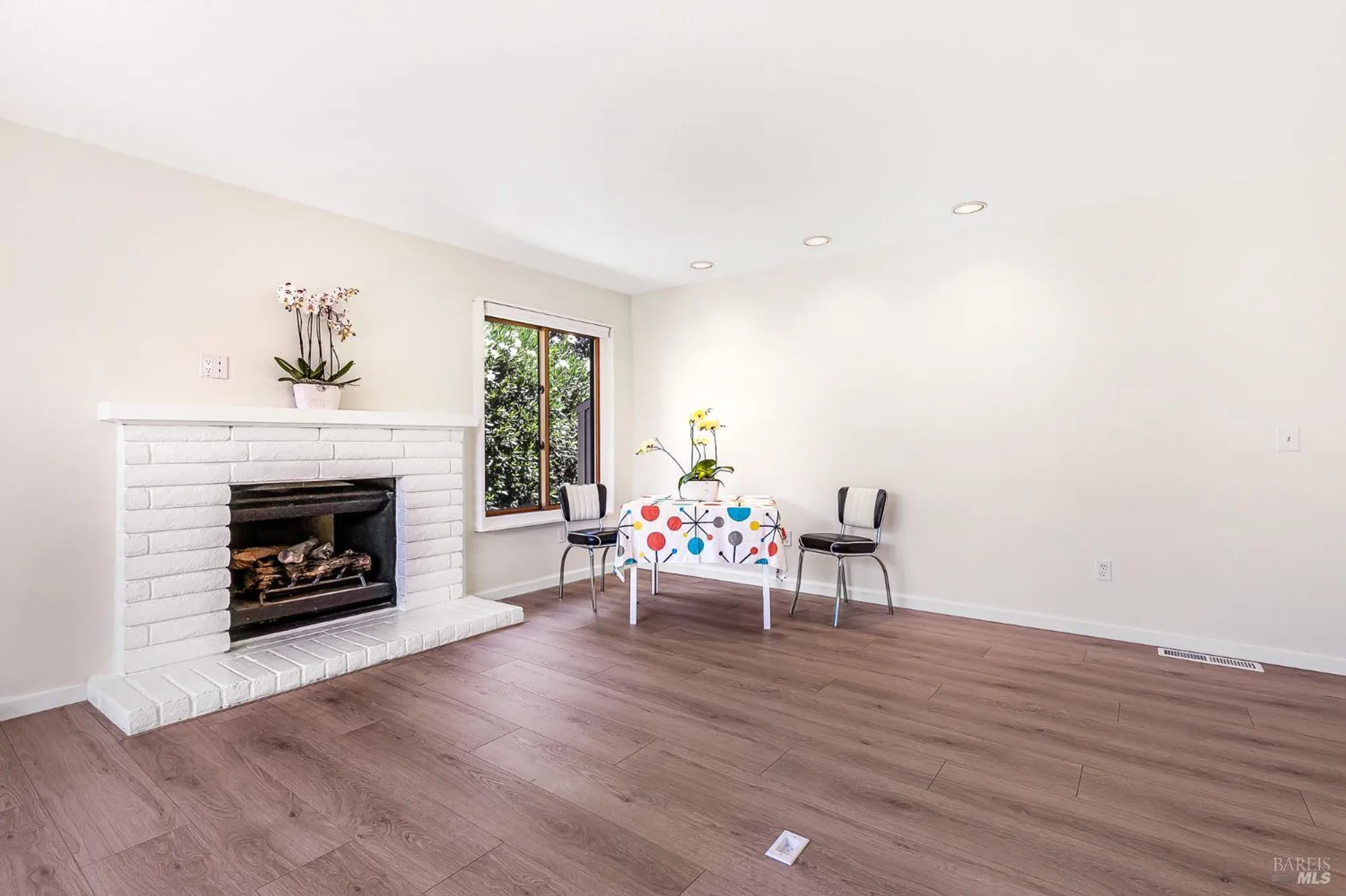 Property Slideshow image 8 of 60 | 8850 oak trail dr, Santa Rosa, CA, 95409