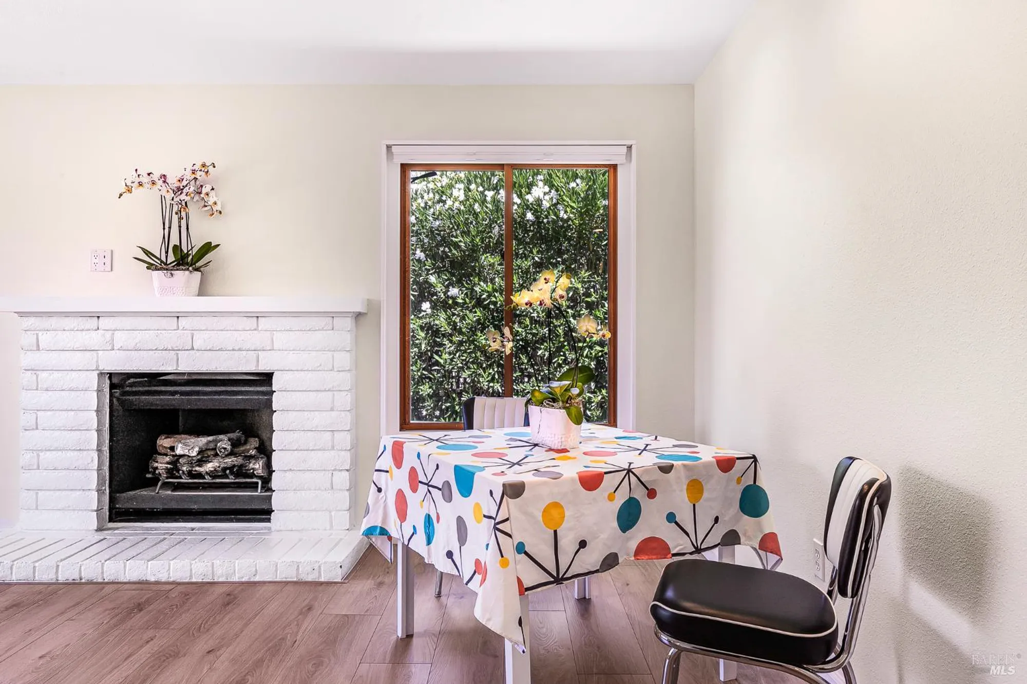 Property Slideshow image 10 of 60 | 8850 oak trail dr, Santa Rosa, CA, 95409