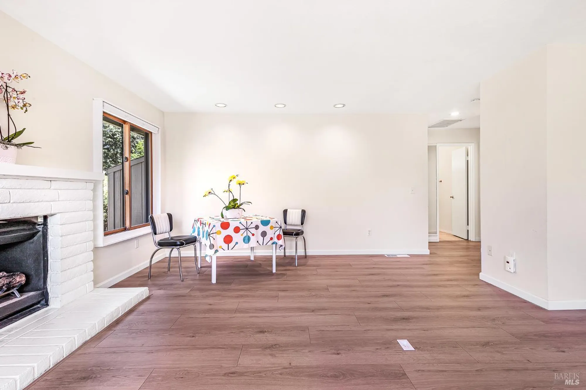 Property Slideshow image 9 of 60 | 8850 oak trail dr, Santa Rosa, CA, 95409