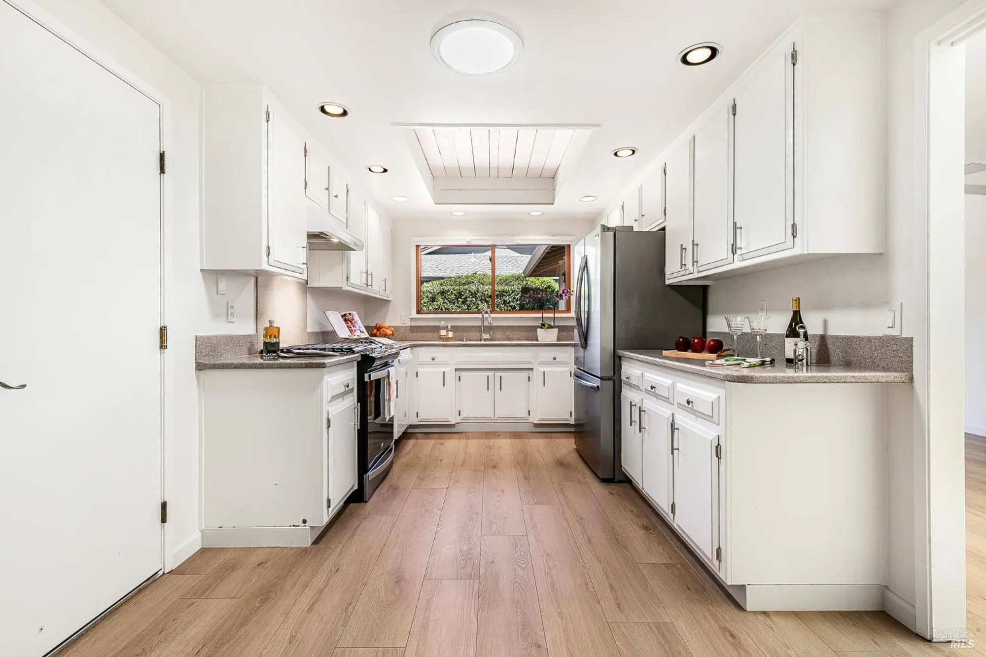 Property Slideshow image 15 of 60 | 8850 oak trail dr, Santa Rosa, CA, 95409