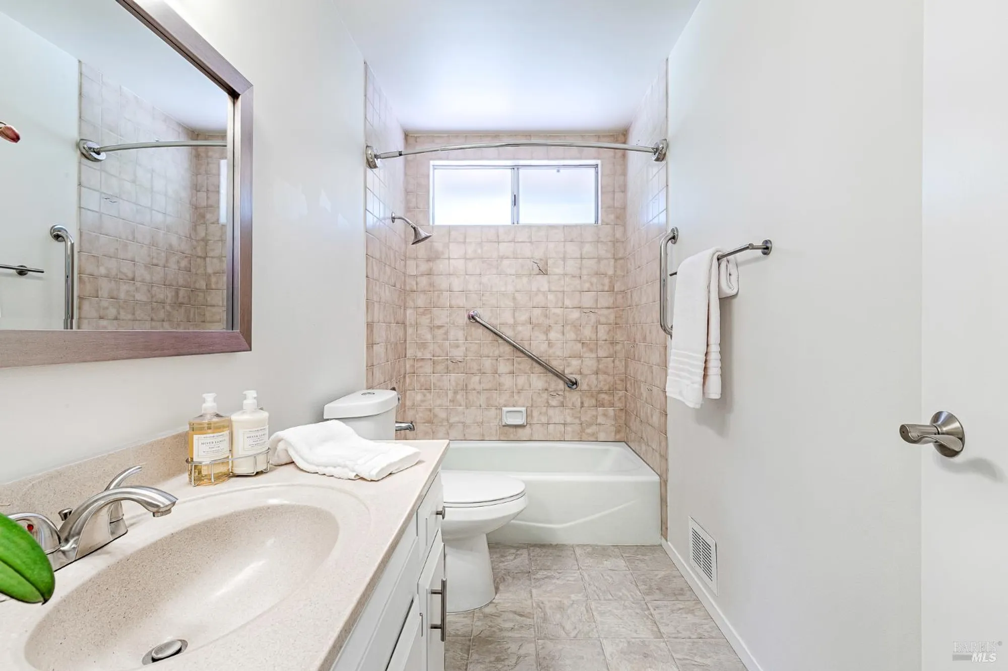 Property Slideshow image 31 of 60 | 8850 oak trail dr, Santa Rosa, CA, 95409