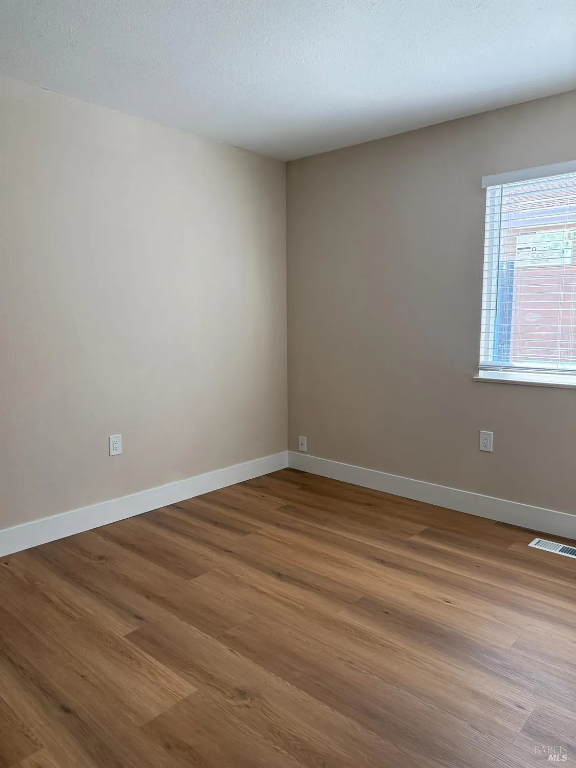 Property Slideshow image 7 of 14 | 101 mckinley cir, Vacaville, CA, 95687