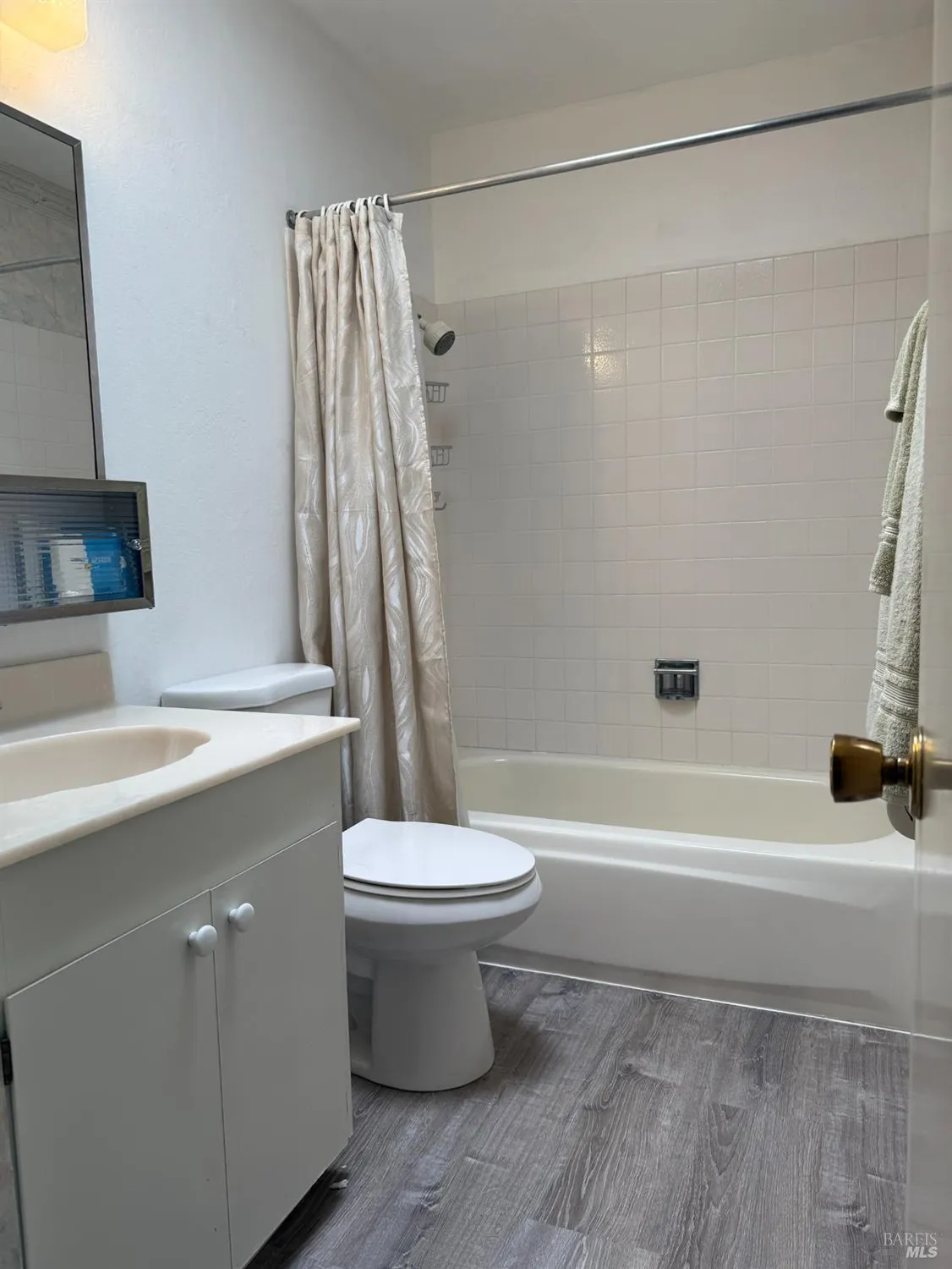 Property Slideshow image 5 of 13 | 642 yellowstone dr, Vacaville, CA, 95687