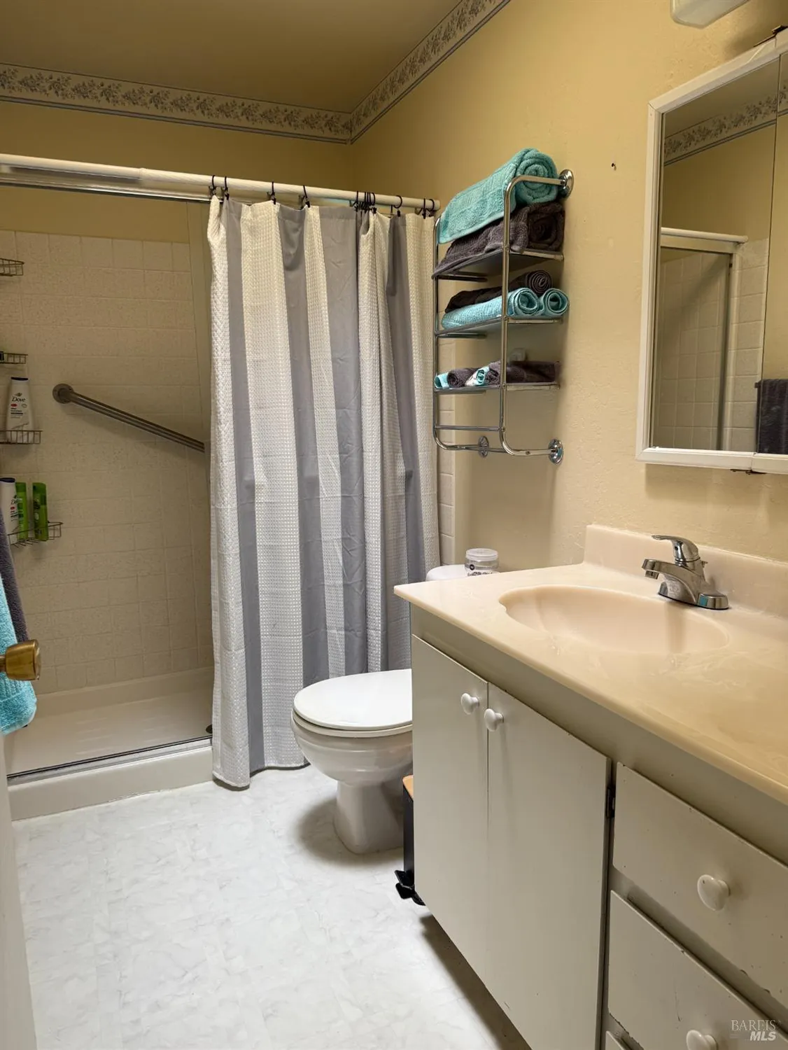 Property Slideshow image 3 of 13 | 642 yellowstone dr, Vacaville, CA, 95687