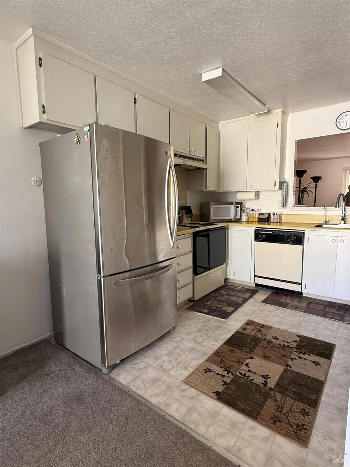 Property Slideshow image 9 of 13 | 642 yellowstone dr, Vacaville, CA, 95687