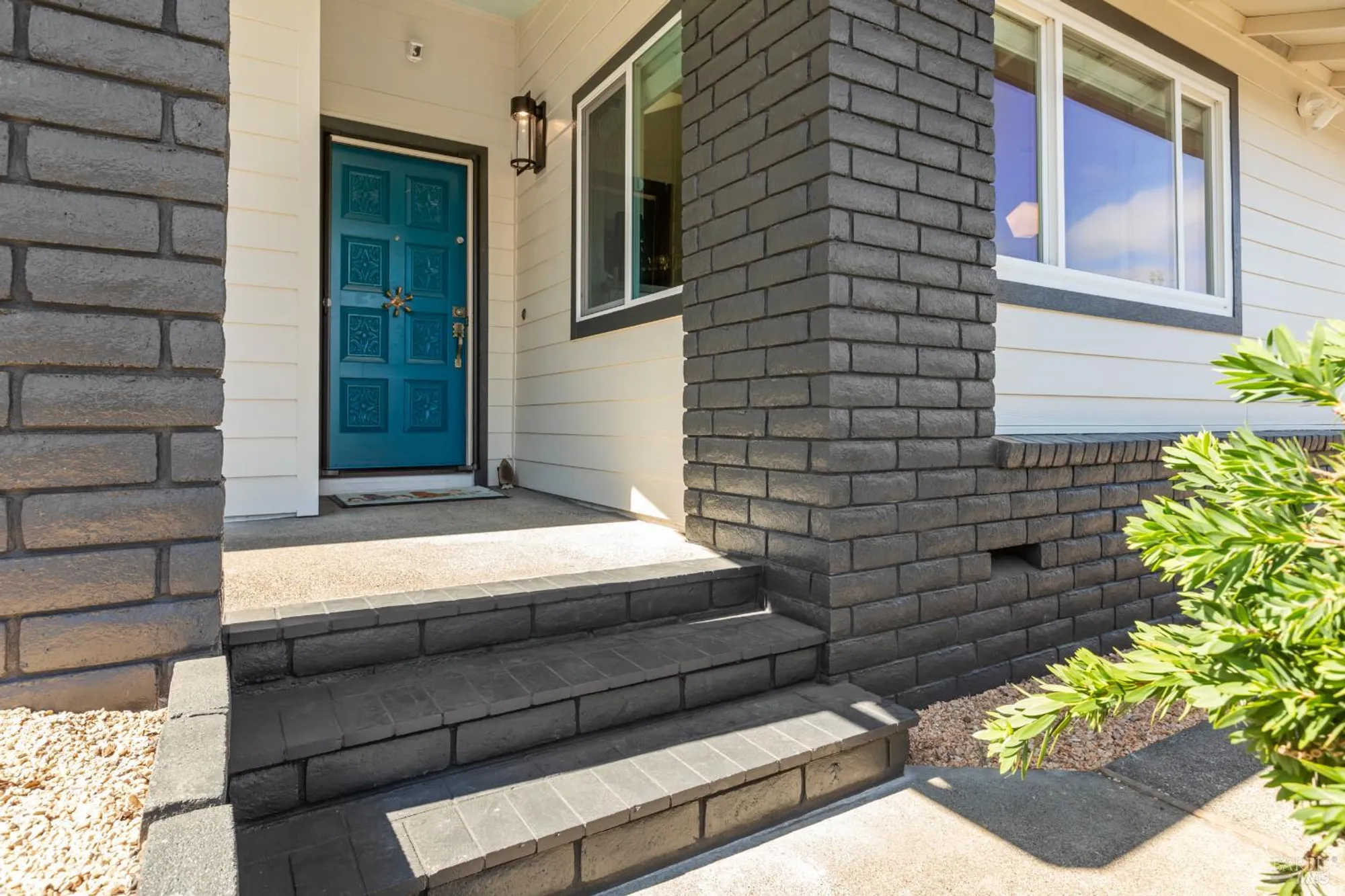 Property Slideshow image 2 of 47 | 410 oak mesa ct, Santa Rosa, CA, 95409