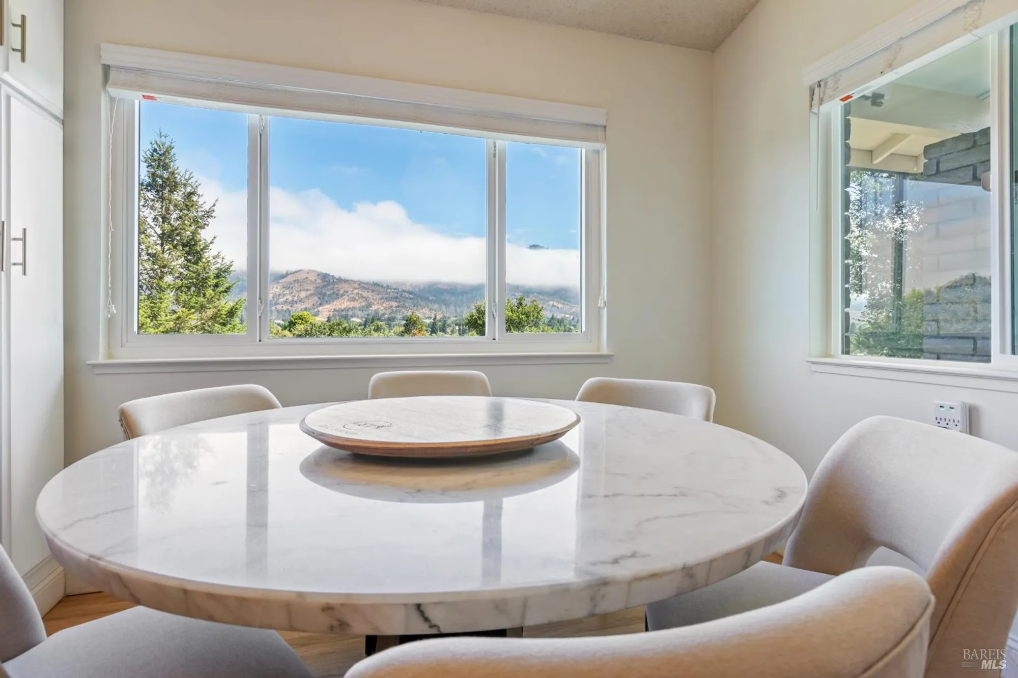 Property Slideshow image 16 of 47 | 410 oak mesa ct, Santa Rosa, CA, 95409