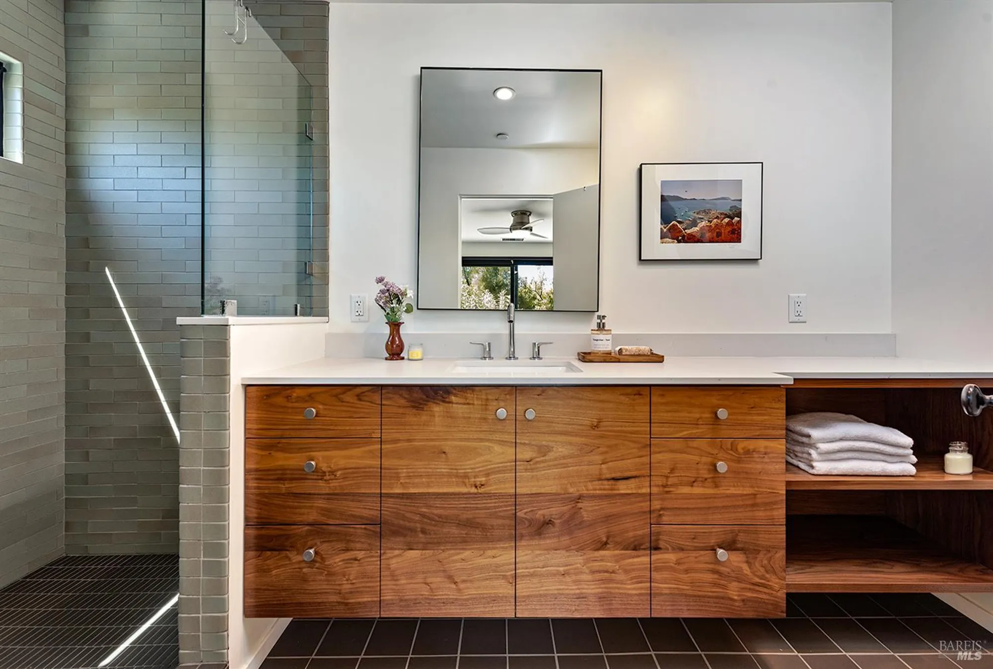 Property Slideshow image 14 of 36 | 1306 pinon dr, Healdsburg, CA, 95448