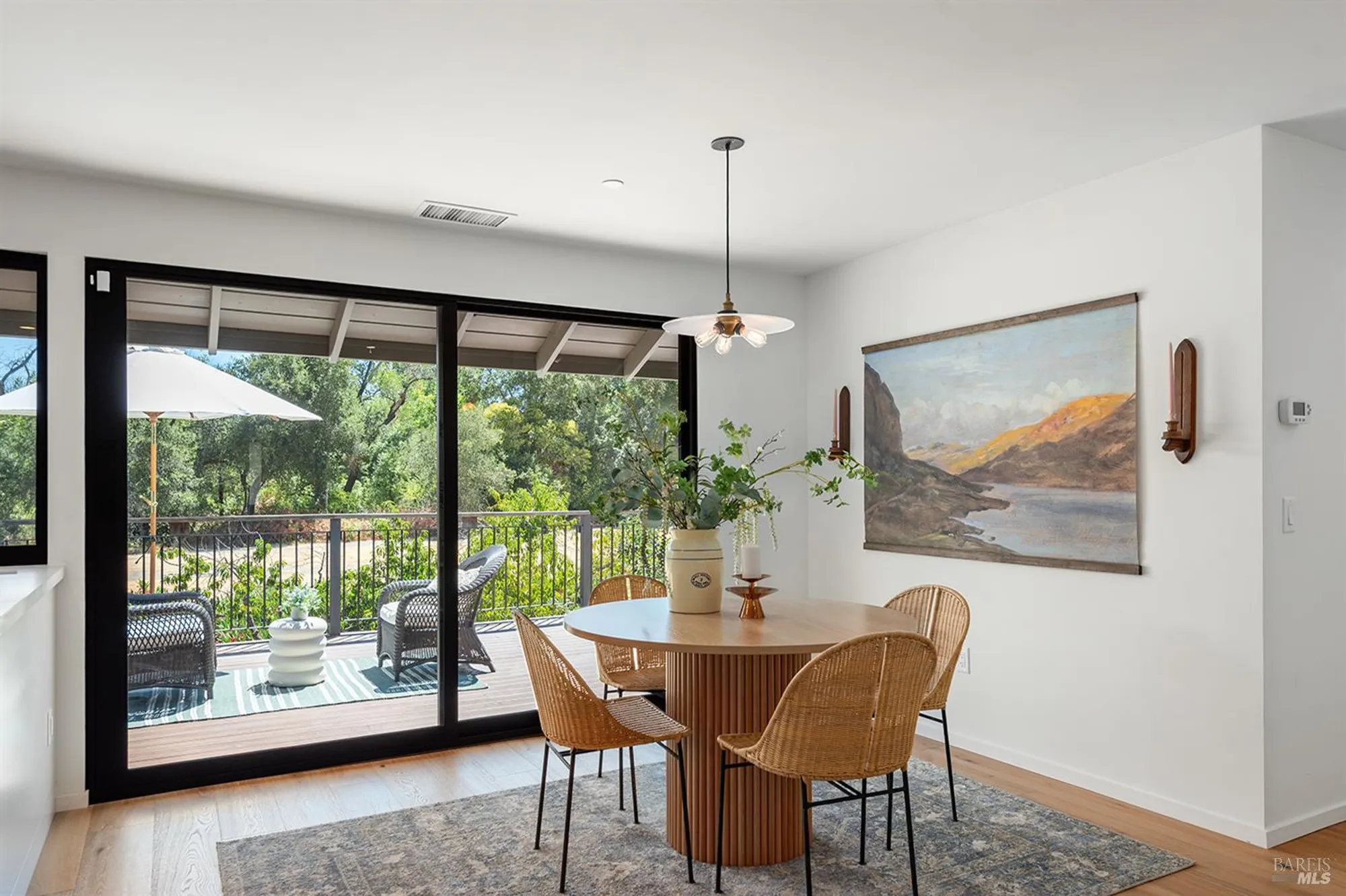 Property Slideshow image 10 of 36 | 1306 pinon dr, Healdsburg, CA, 95448