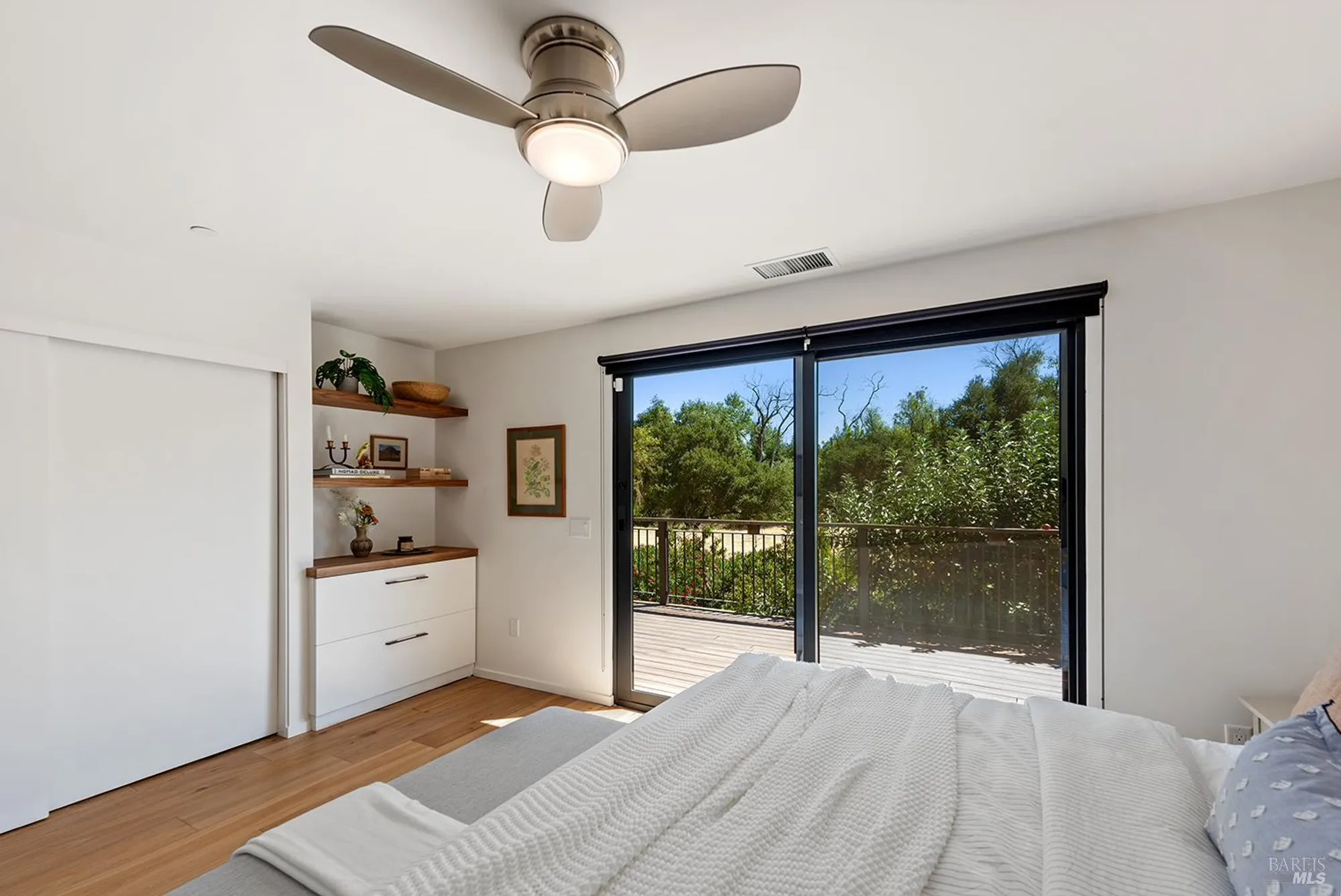 Property Slideshow image 13 of 36 | 1306 pinon dr, Healdsburg, CA, 95448