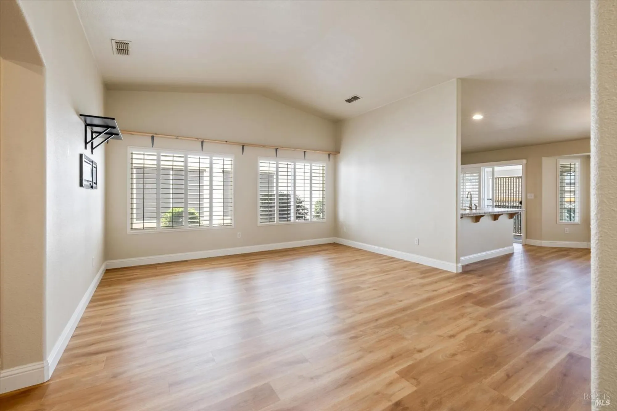 Property Slideshow image 11 of 44 | 528 birch ridge dr, Rio Vista, CA, 94571