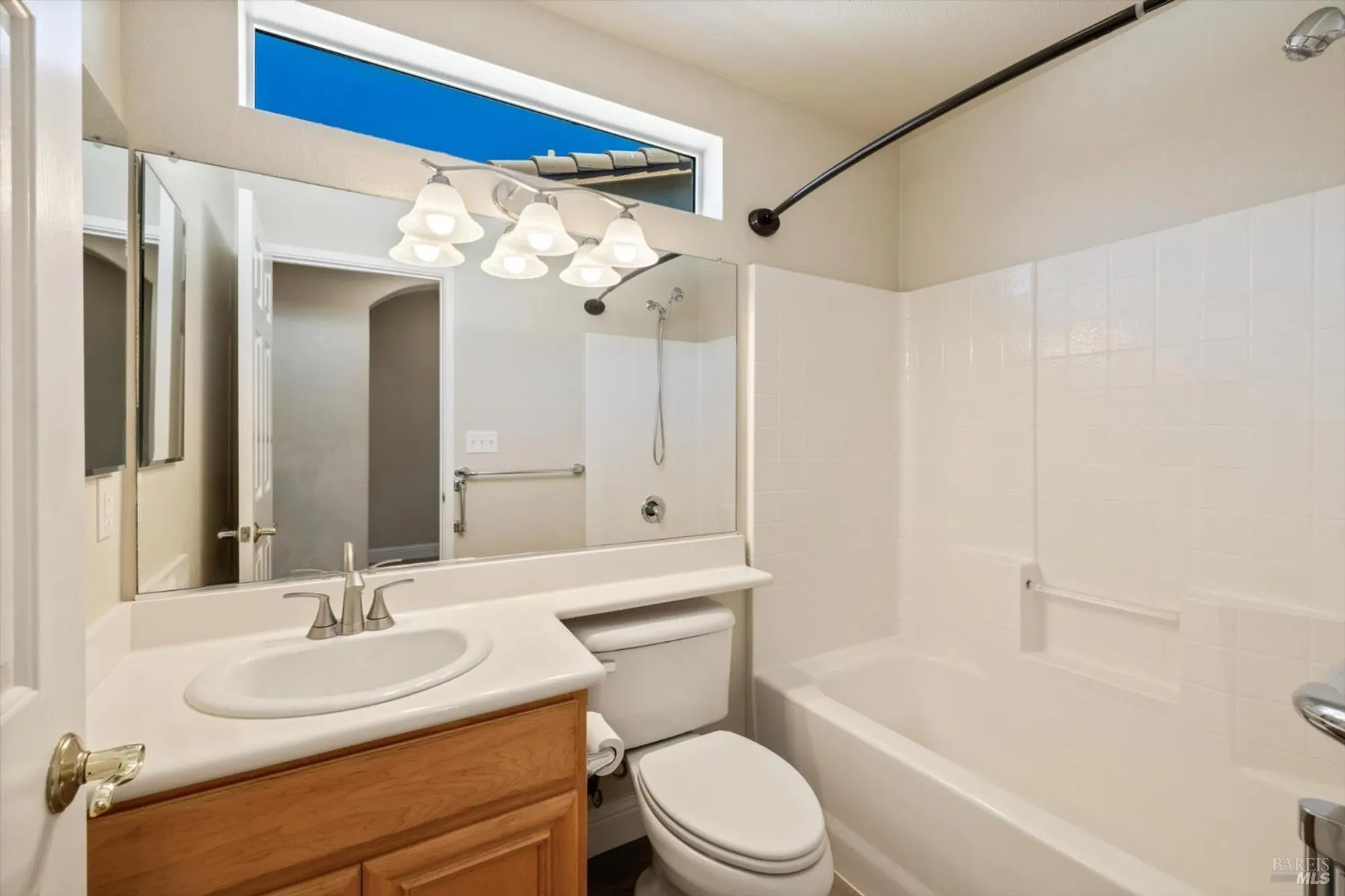 Property Slideshow image 10 of 44 | 528 birch ridge dr, Rio Vista, CA, 94571