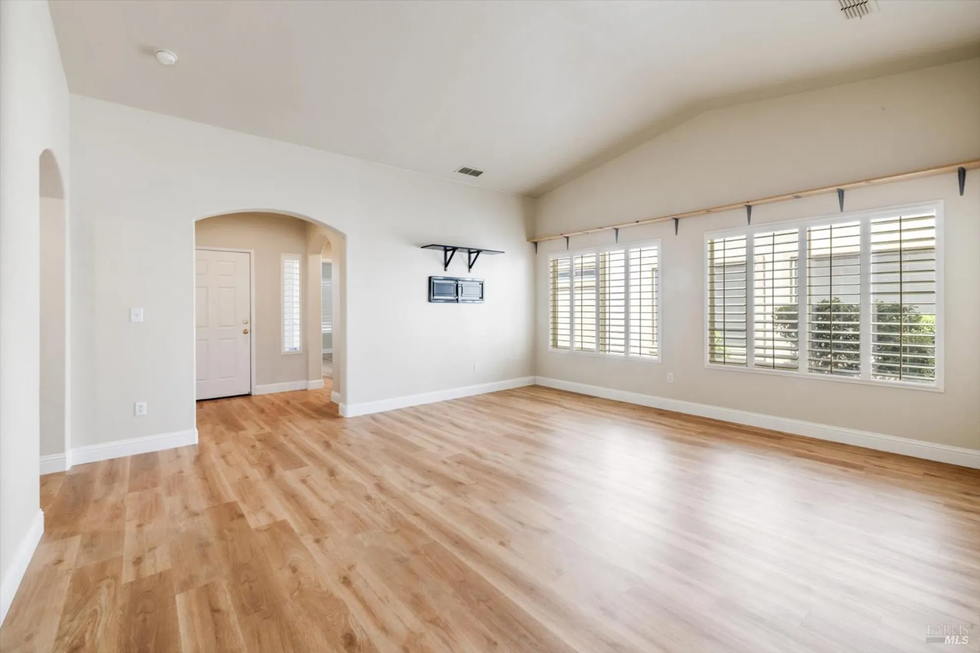Property Slideshow image 12 of 44 | 528 birch ridge dr, Rio Vista, CA, 94571