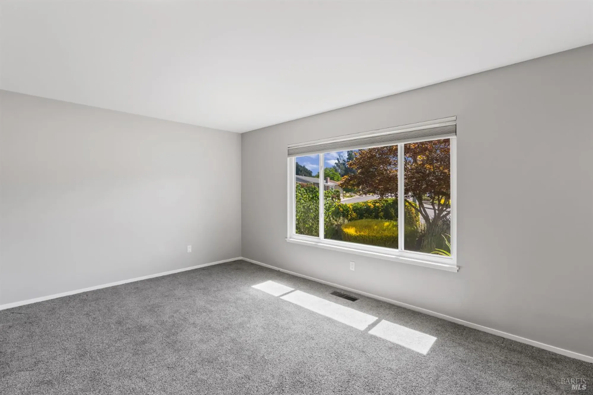 Property Slideshow image 20 of 34 | 7129 oak leaf dr, Santa Rosa, CA, 95409