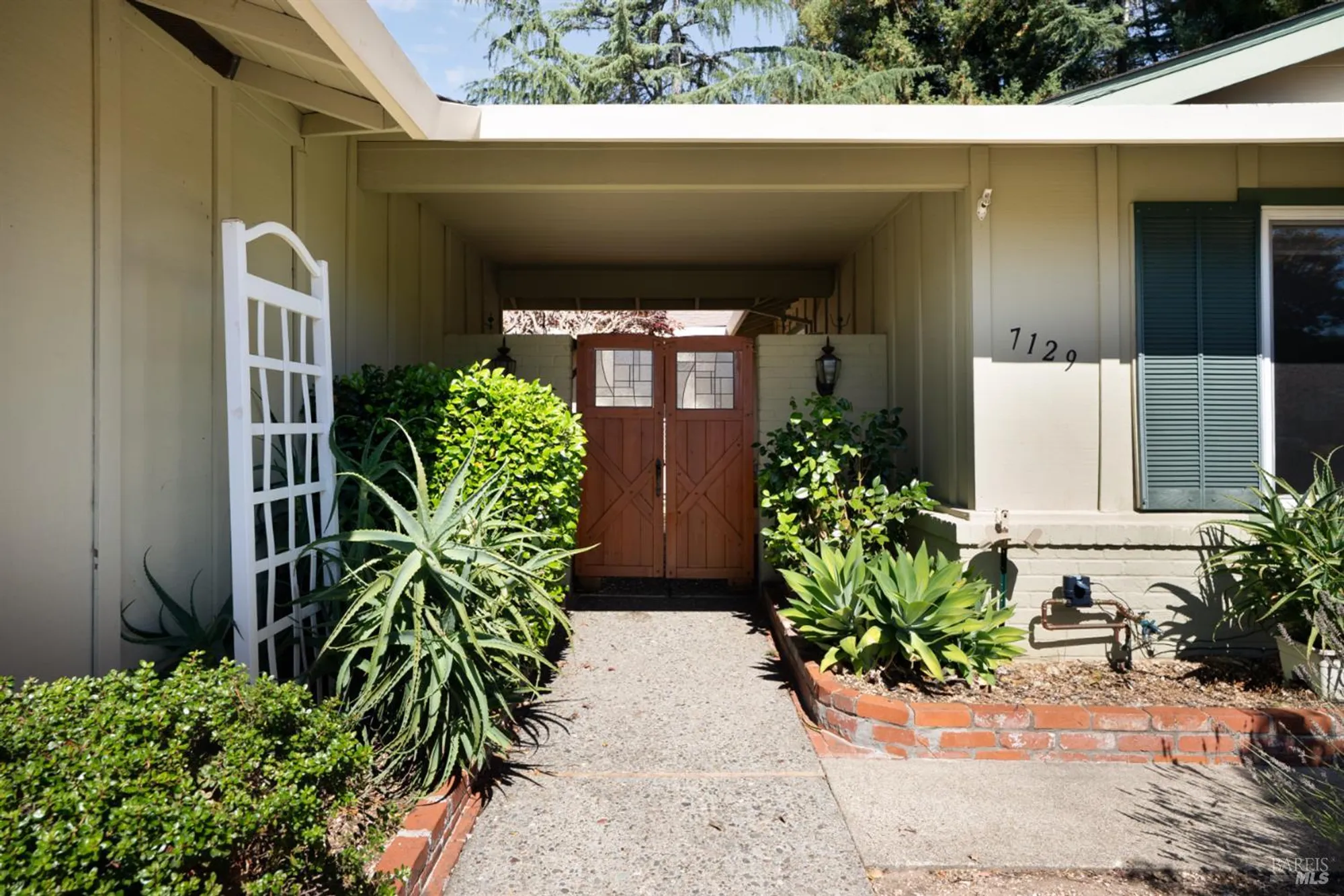 Property Slideshow image 2 of 34 | 7129 oak leaf dr, Santa Rosa, CA, 95409