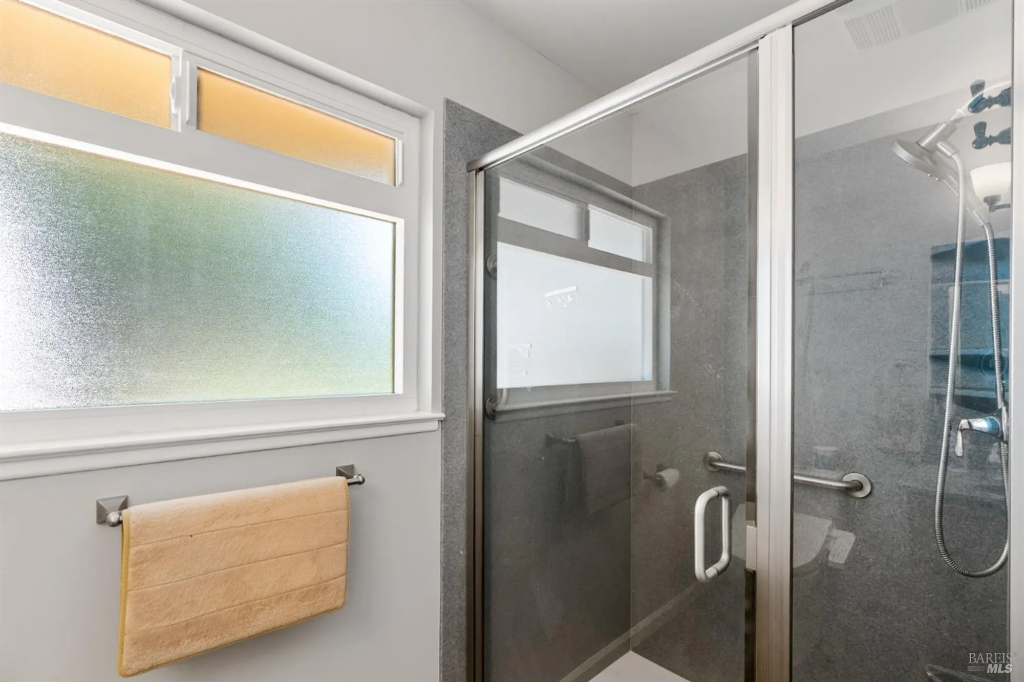 Property Slideshow image 23 of 34 | 7129 oak leaf dr, Santa Rosa, CA, 95409