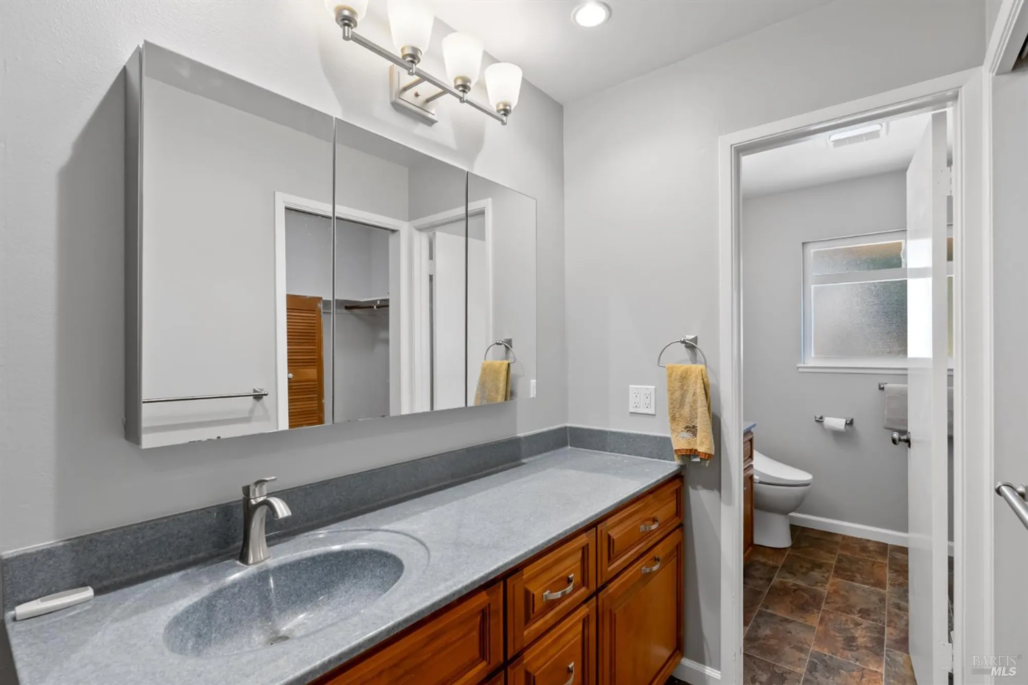 Property Slideshow image 17 of 34 | 7129 oak leaf dr, Santa Rosa, CA, 95409