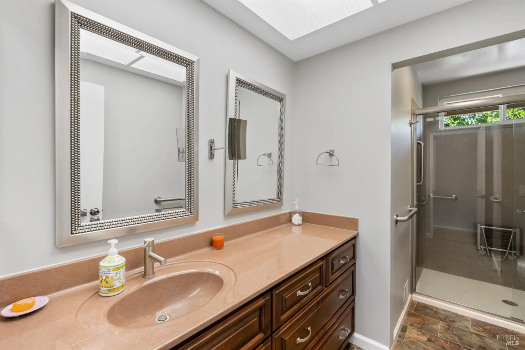 Property Slideshow image 22 of 34 | 7129 oak leaf dr, Santa Rosa, CA, 95409