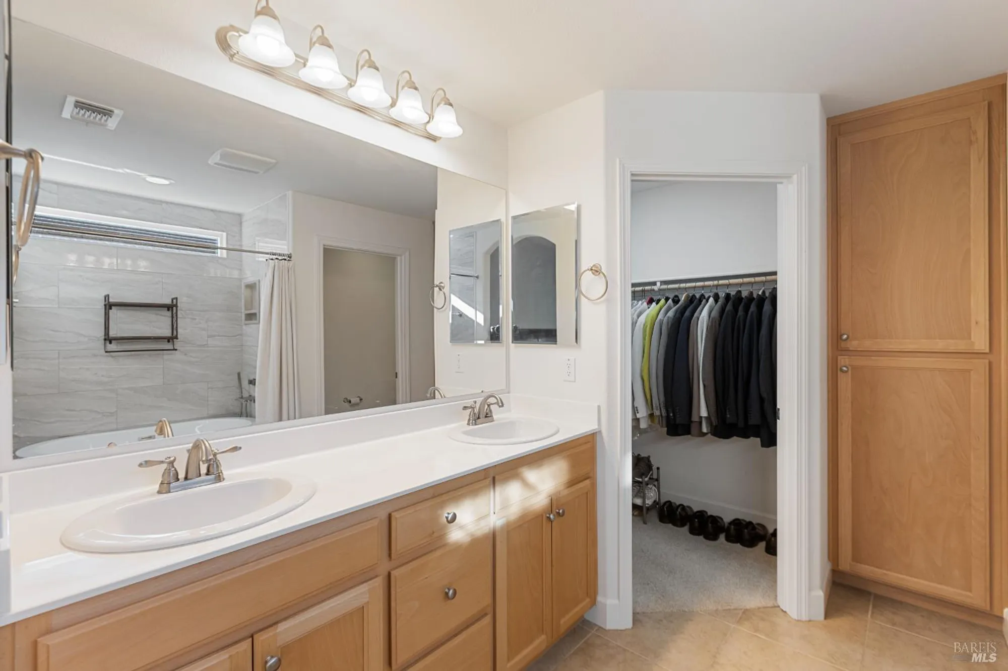 Property Slideshow image 15 of 27 | 319 birch ridge dr, Rio Vista, CA, 94571