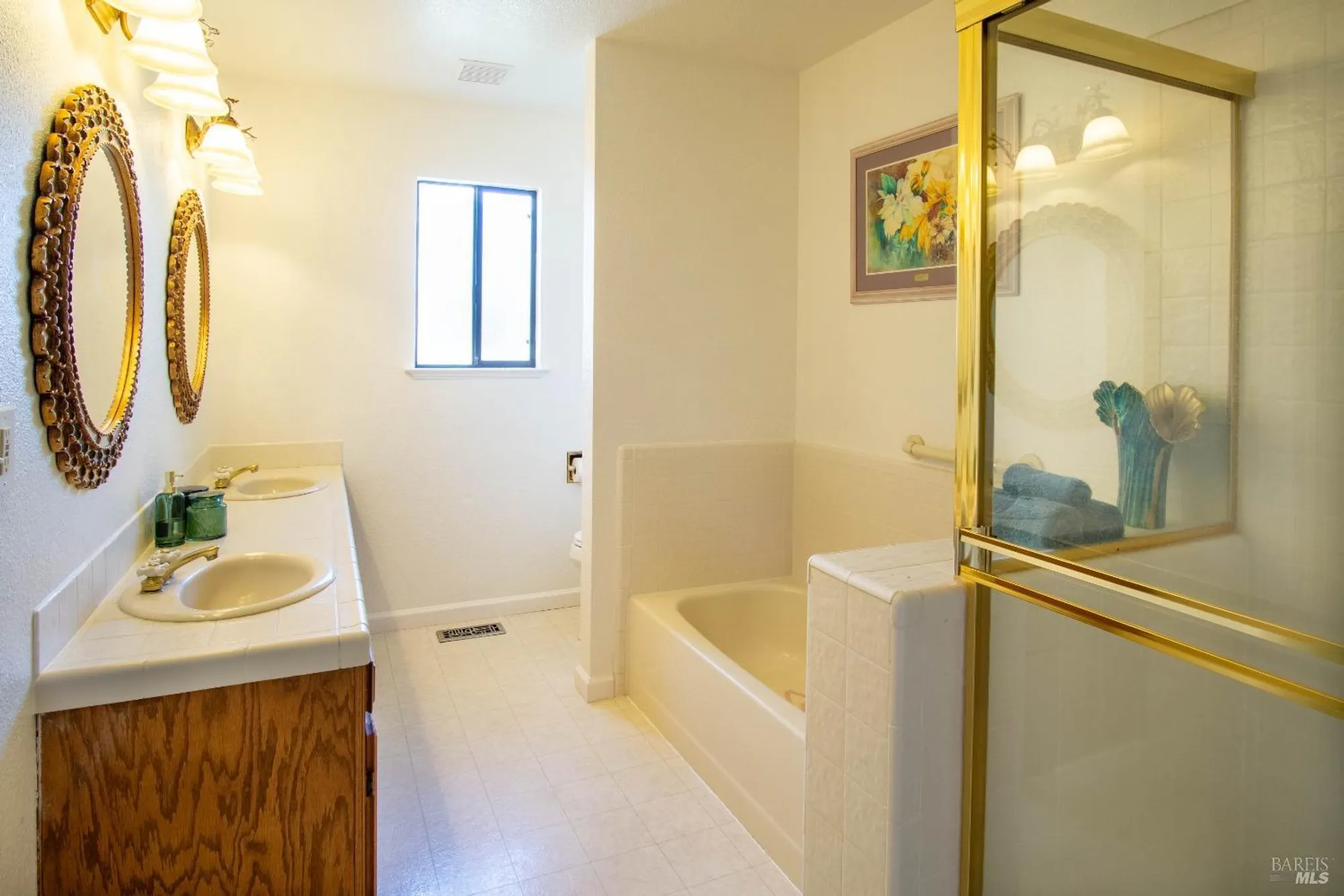 Property Slideshow image 14 of 27 | 649 whitney ct, Vacaville, CA, 95687