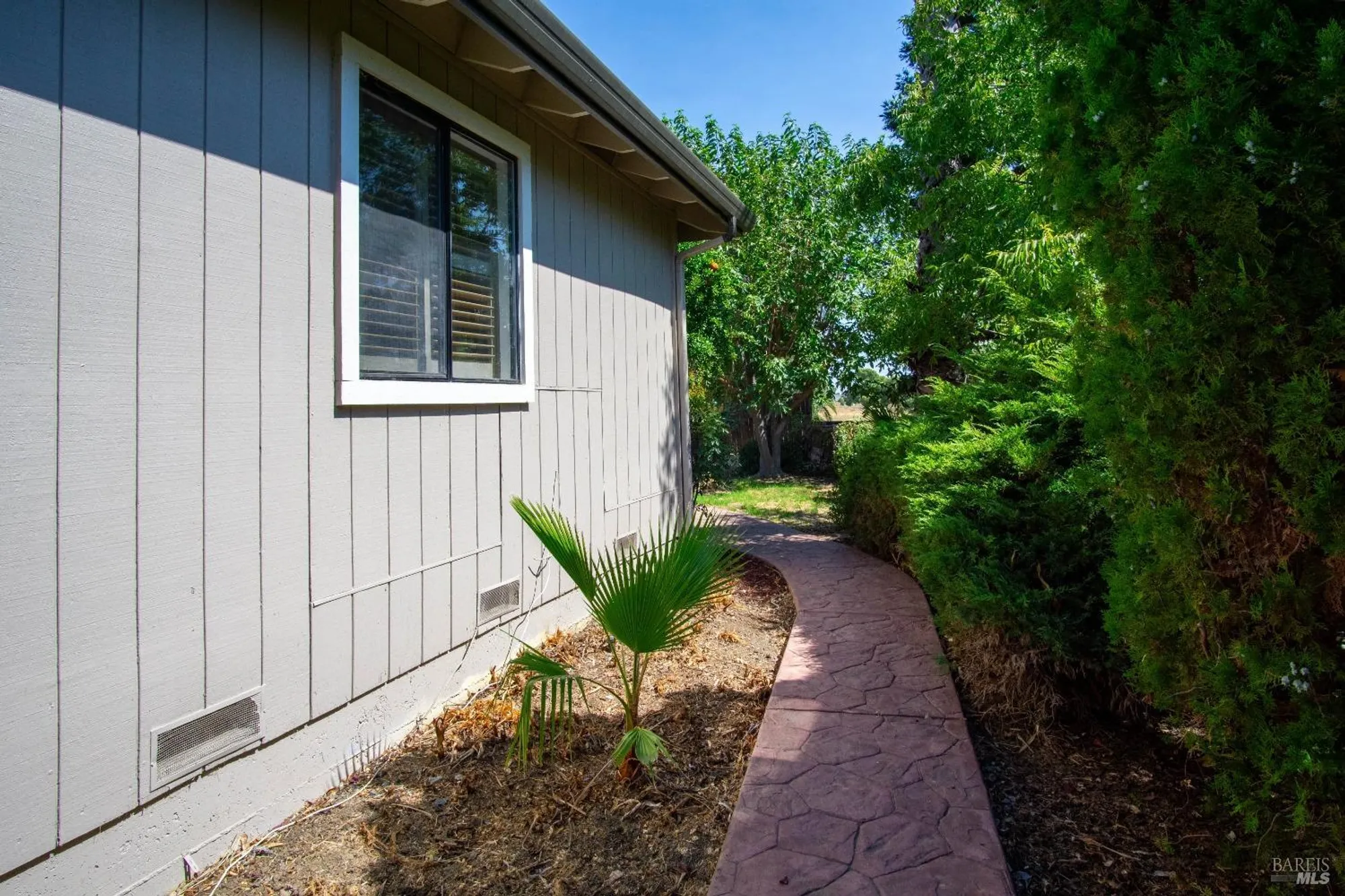 Property Slideshow image 23 of 27 | 649 whitney ct, Vacaville, CA, 95687