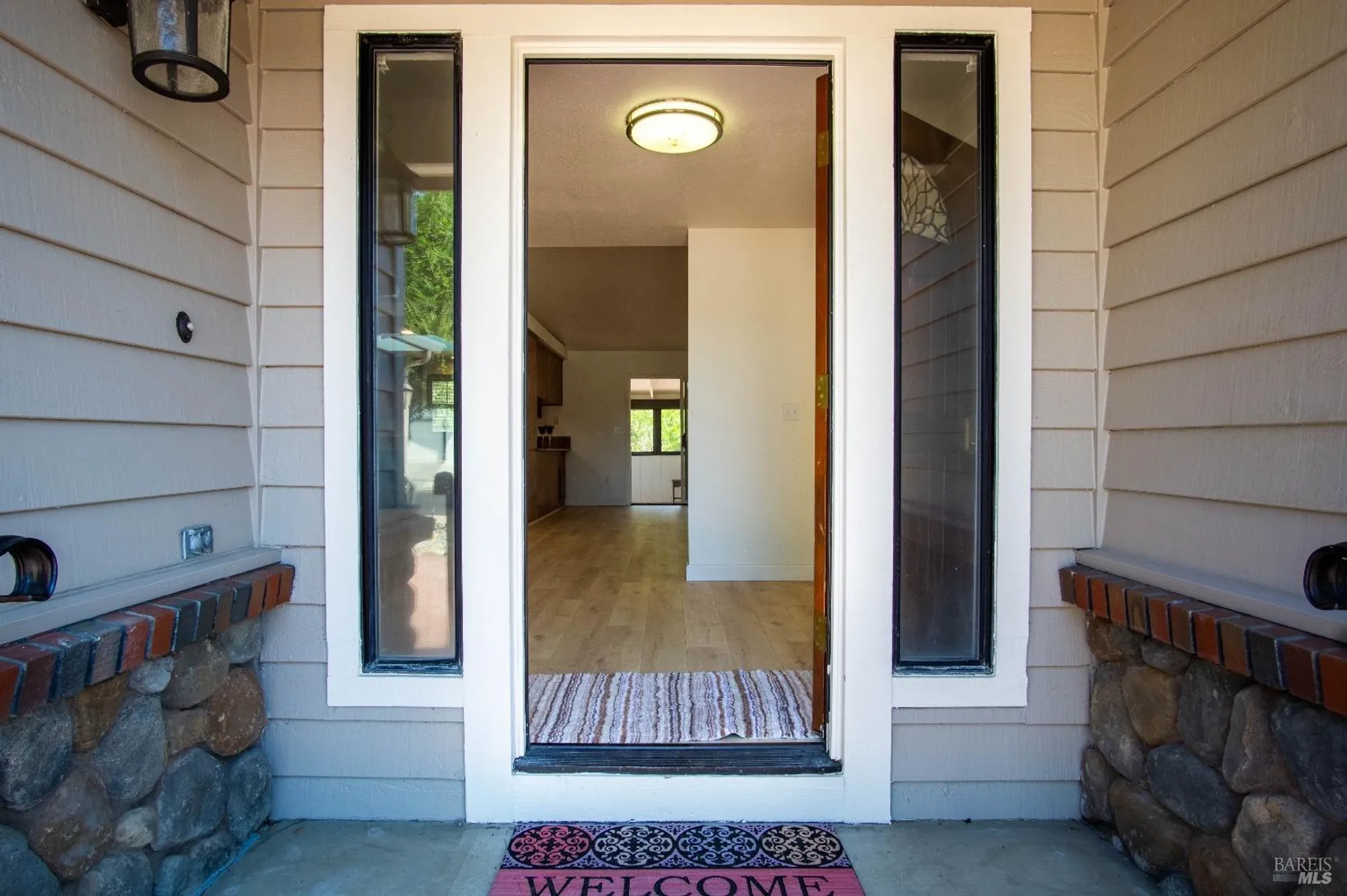 Property Slideshow image 4 of 27 | 649 whitney ct, Vacaville, CA, 95687