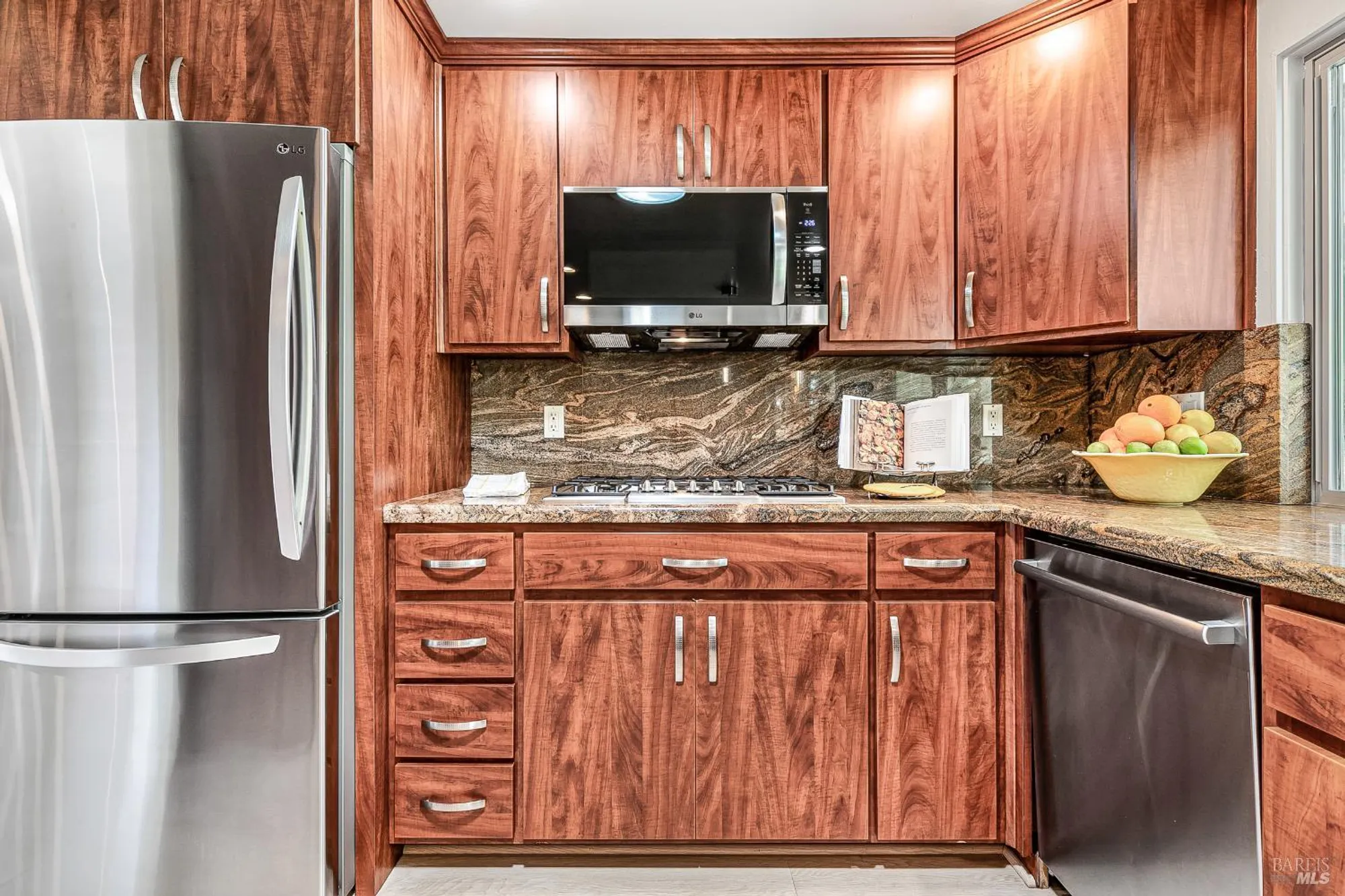 Property Slideshow image 16 of 63 | 8862 oak trail pl, Santa Rosa, CA, 95409