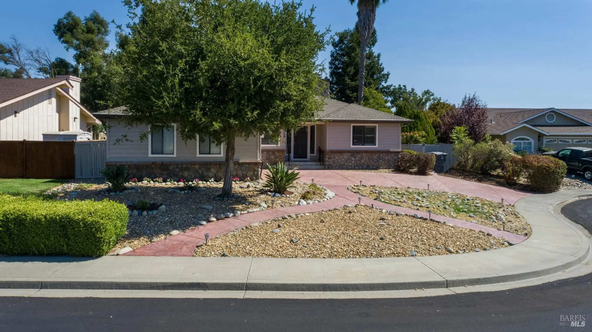 Property Slideshow image 2 of 27 | 649 whitney ct, Vacaville, CA, 95687