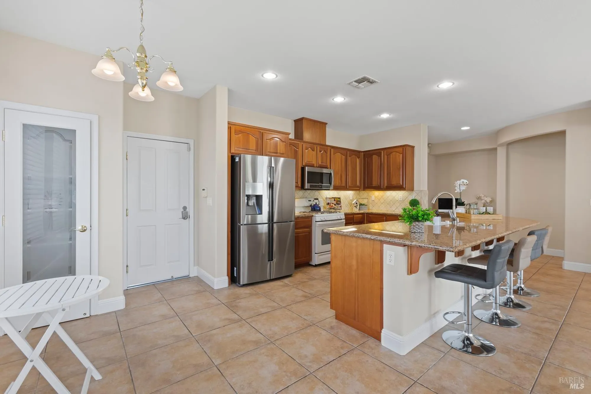 Property Slideshow image 14 of 40 | 301 fairbanks dr, Rio Vista, CA, 94571