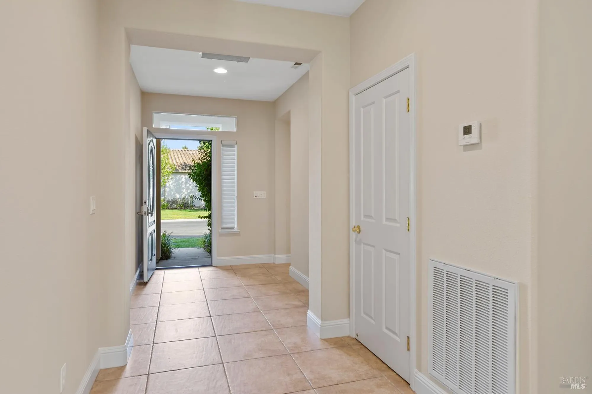 Property Slideshow image 6 of 40 | 301 fairbanks dr, Rio Vista, CA, 94571