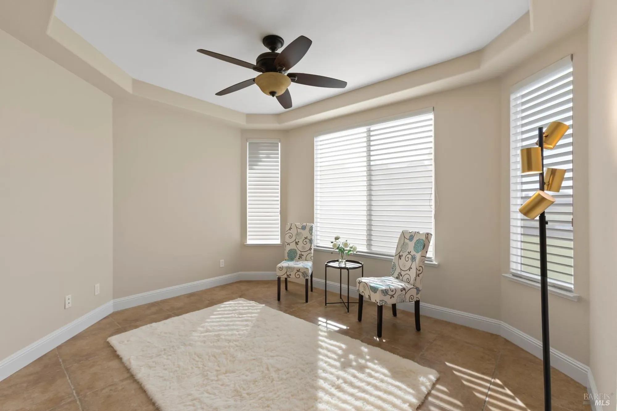 Property Slideshow image 18 of 40 | 301 fairbanks dr, Rio Vista, CA, 94571