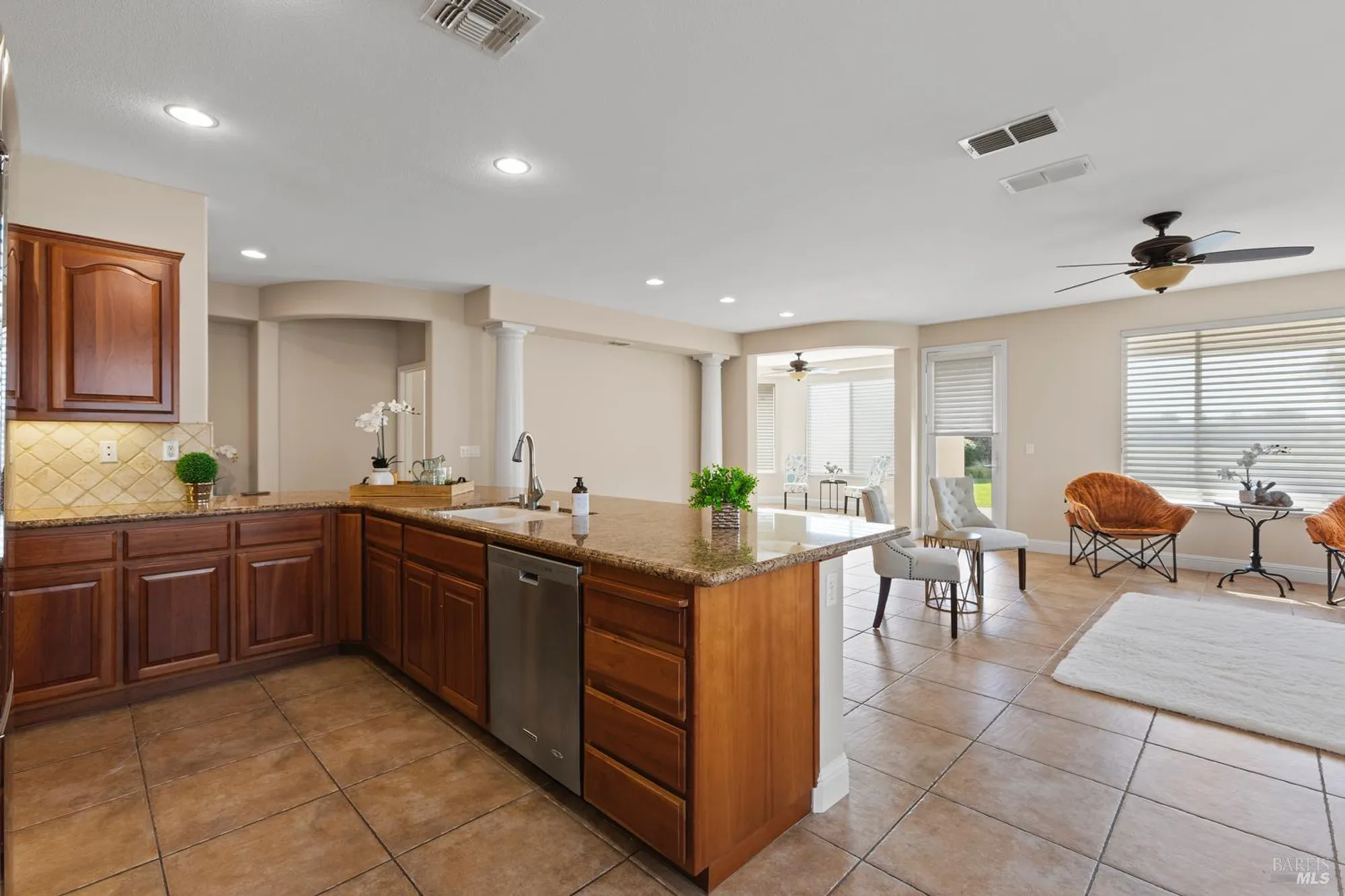 Property Slideshow image 13 of 40 | 301 fairbanks dr, Rio Vista, CA, 94571