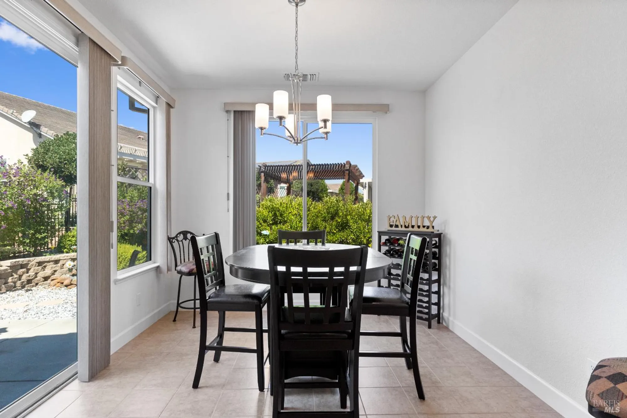 Property Slideshow image 6 of 45 | 525 eagle dr, Rio Vista, CA, 94571