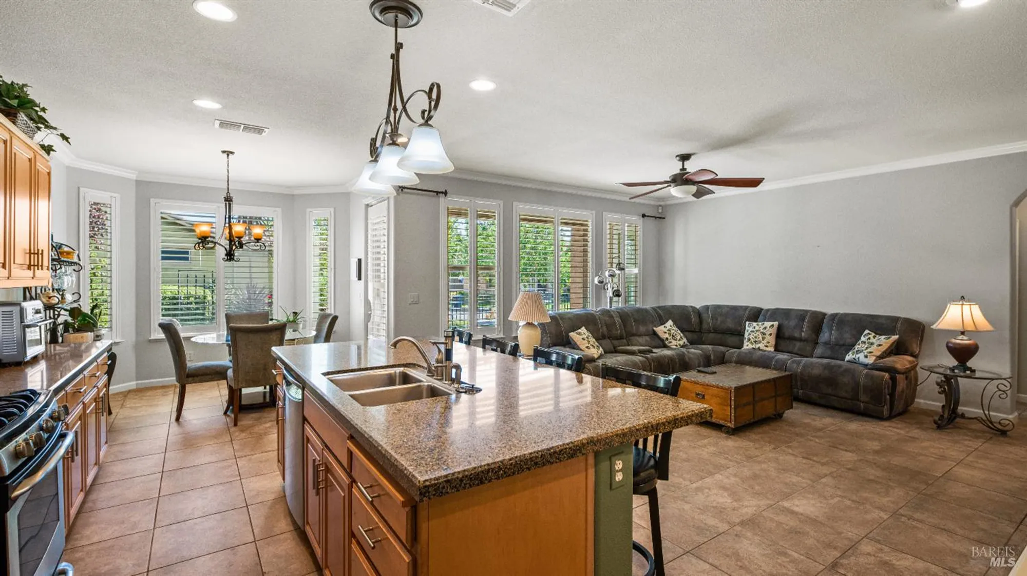 Property Slideshow image 19 of 46 | 1000 michelbook ln, Rio Vista, CA, 94571